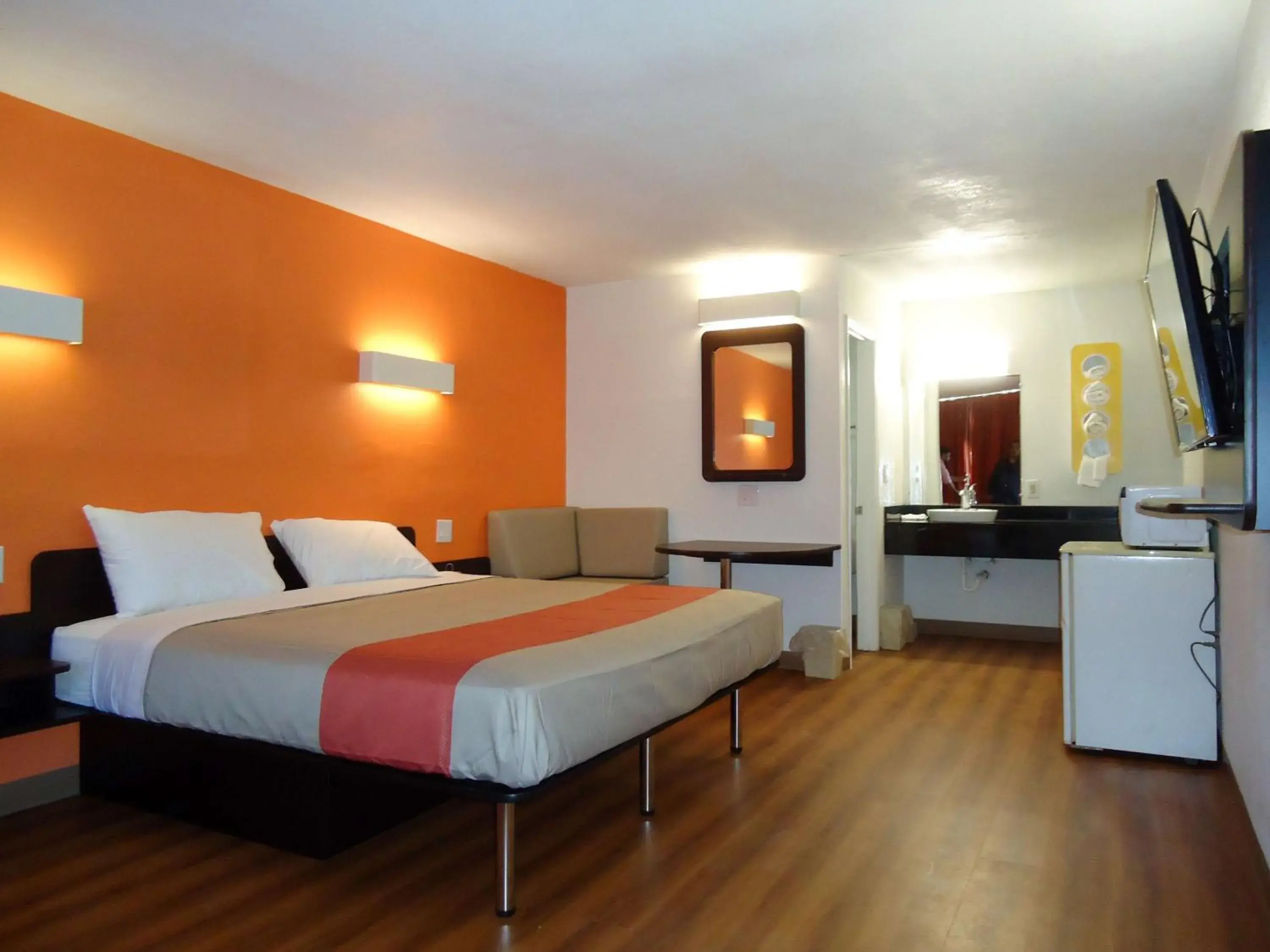 Deluxe King Room - single occupancy - Smoking in Motel 6-Connellys Springs, NC Deluxe King Room - single occupancy - Smoking in Motel 6-Connellys Springs, NC