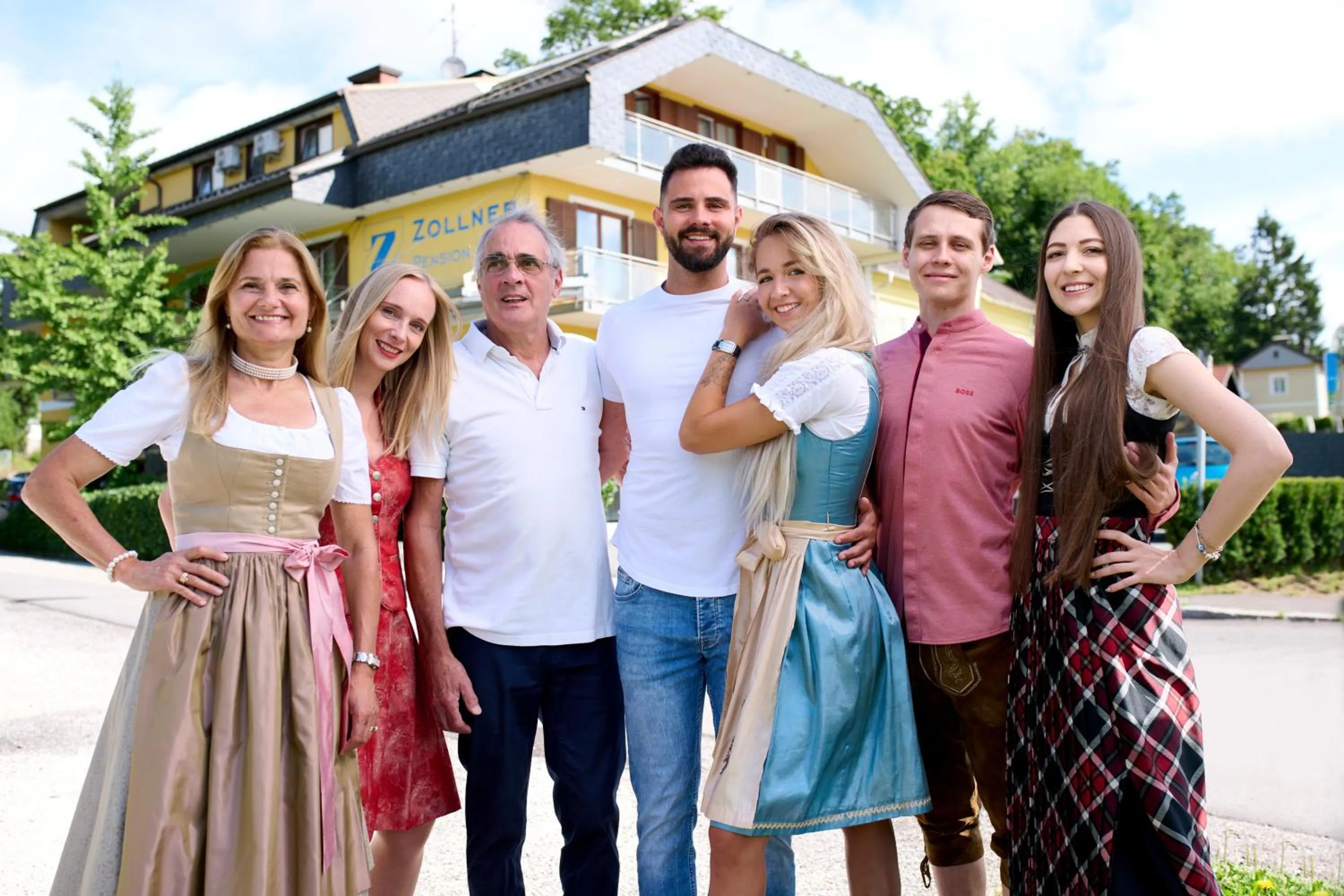 Property building in Pension - Ferienwohnungen Zollner