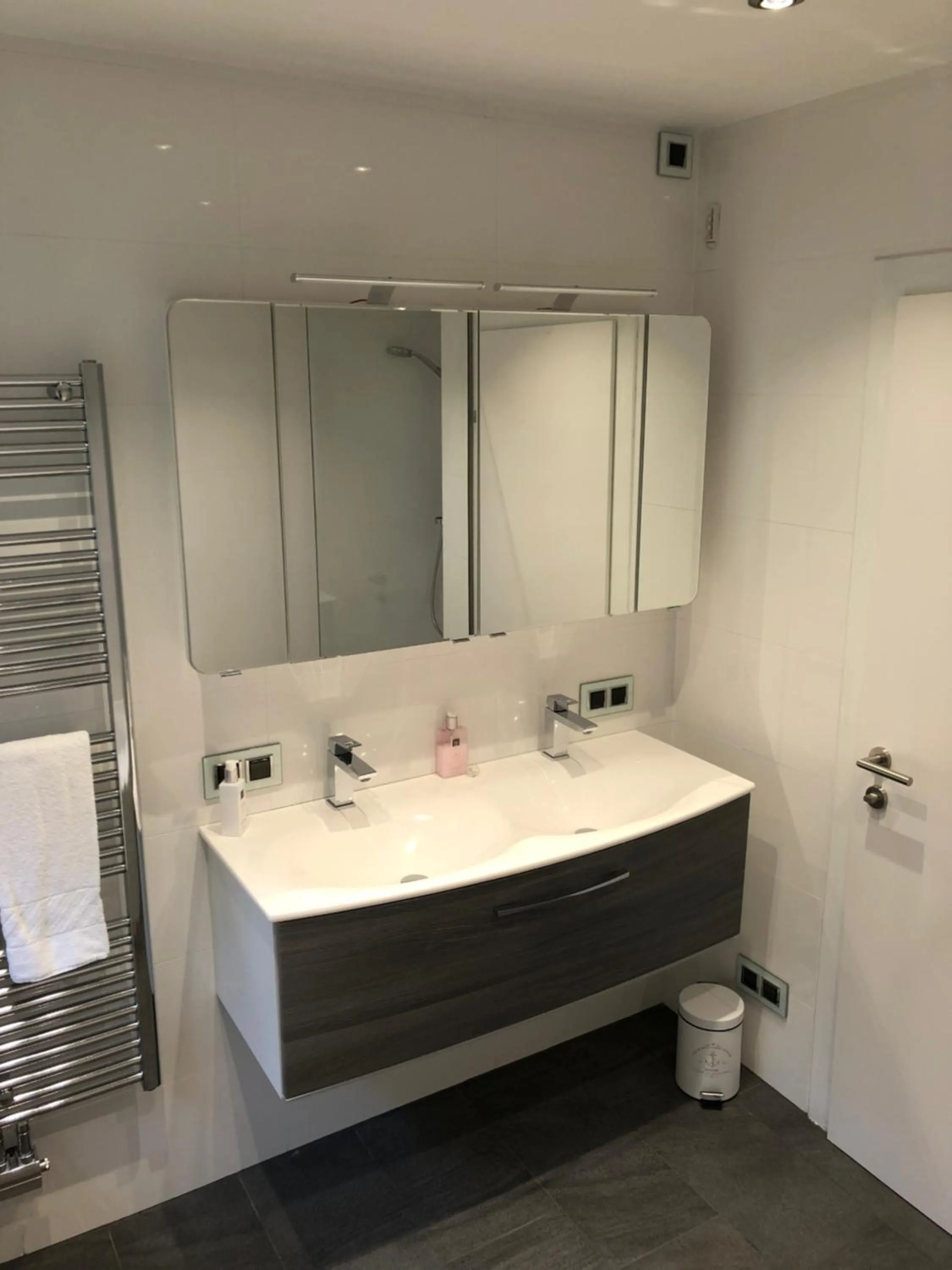 Bathroom in Pension - Ferienwohnungen Zollner