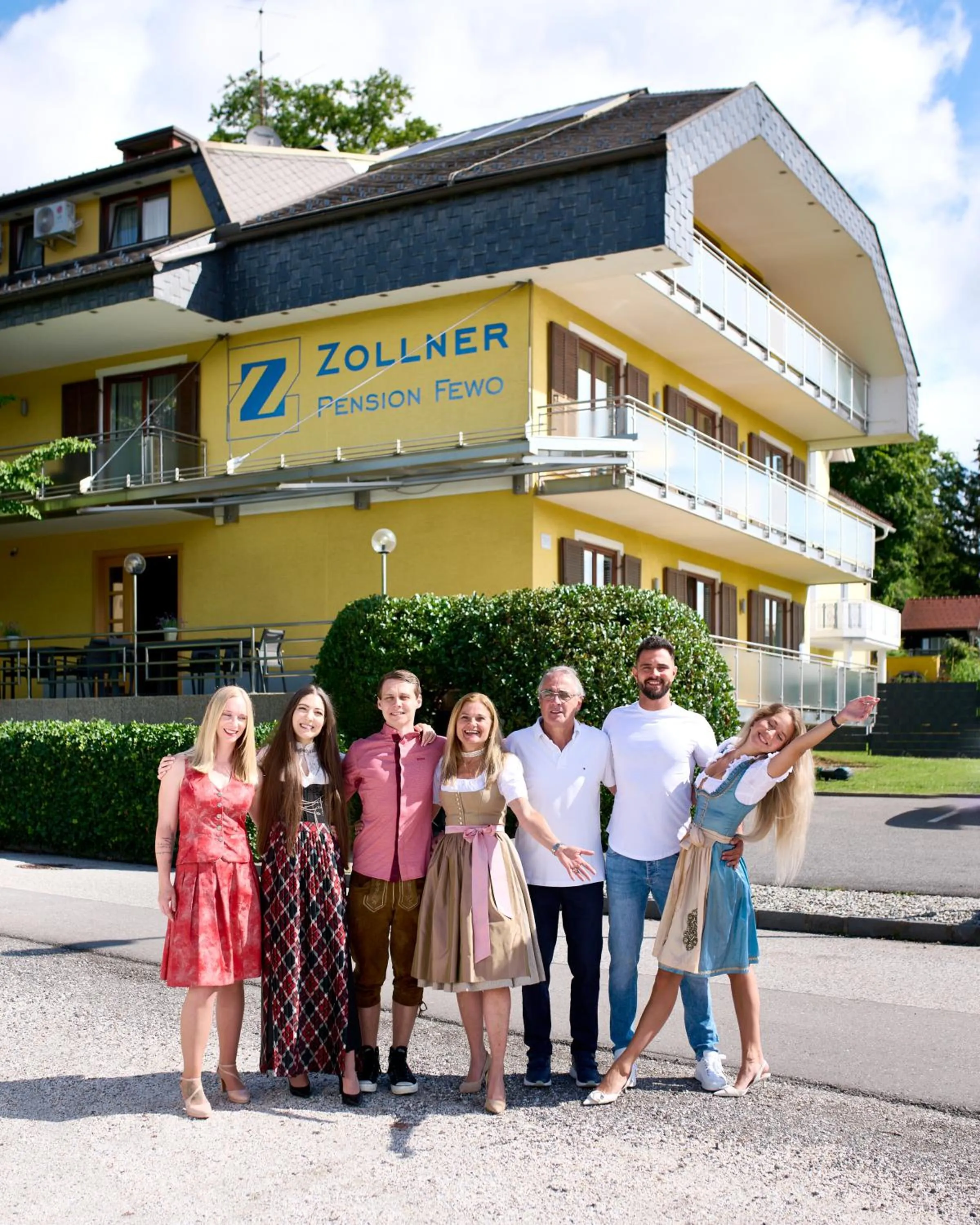 Property building in Pension - Ferienwohnungen Zollner