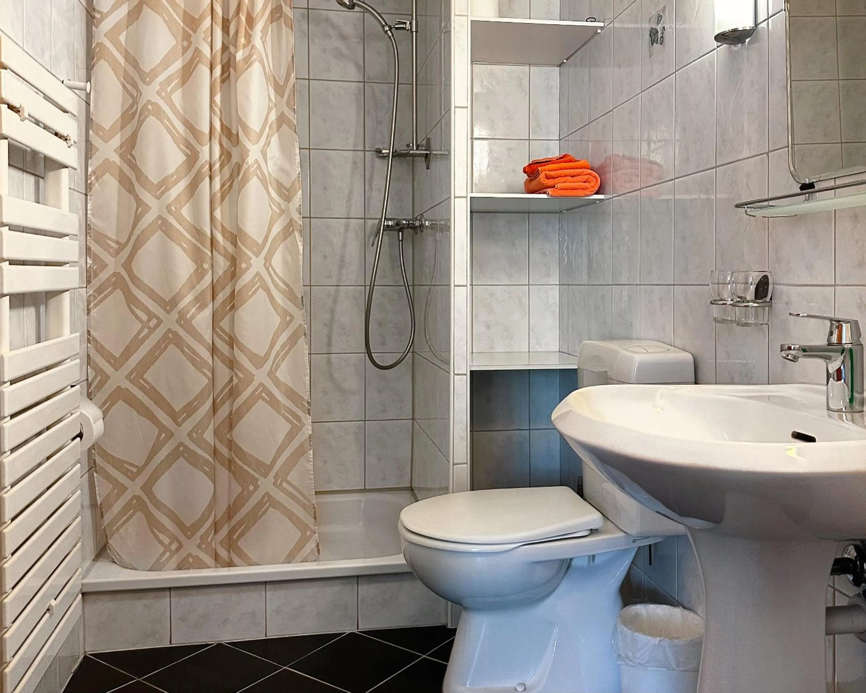 Shower in Hotel Löwen