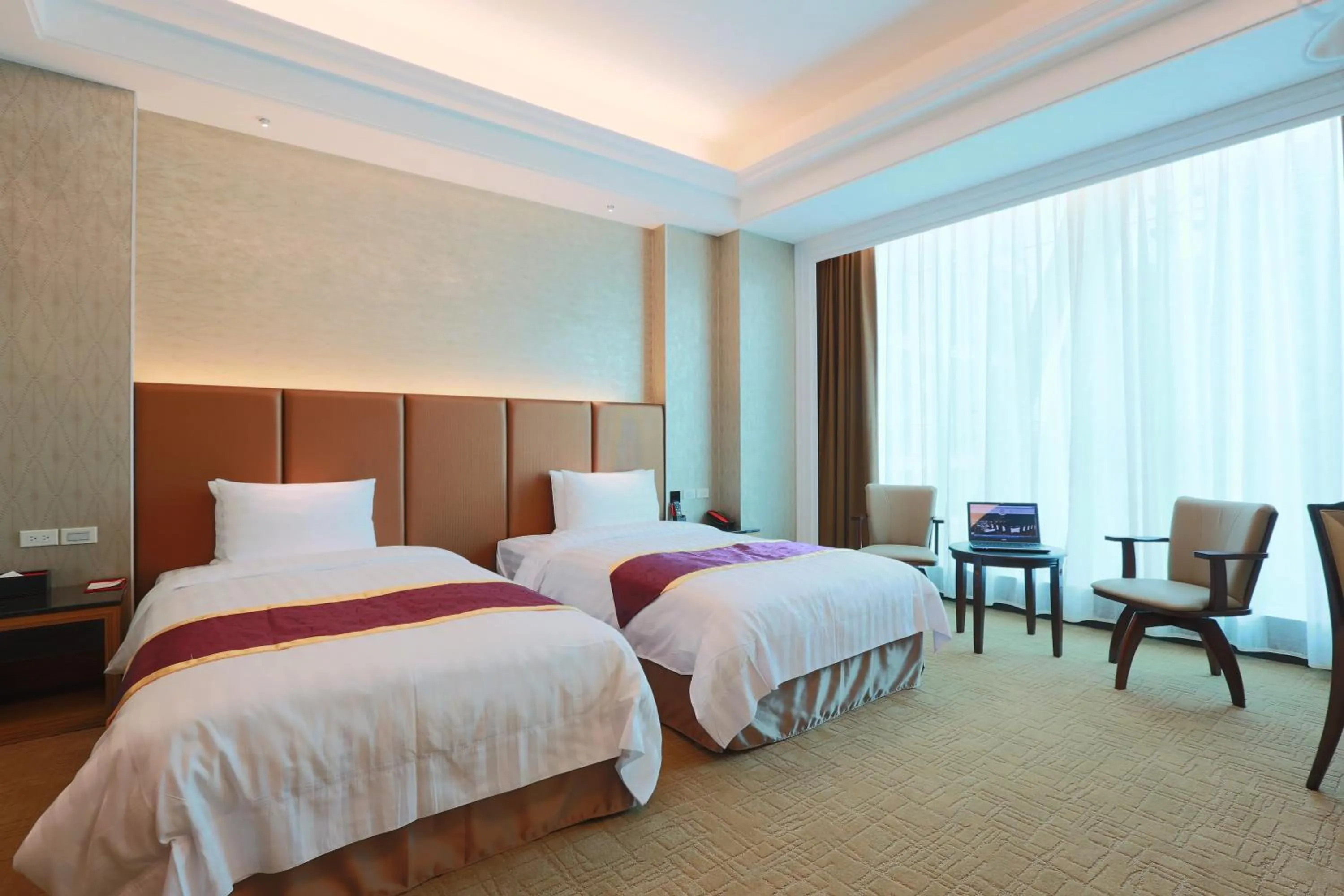 Bedroom, Bed in Happiness Inn Hotel