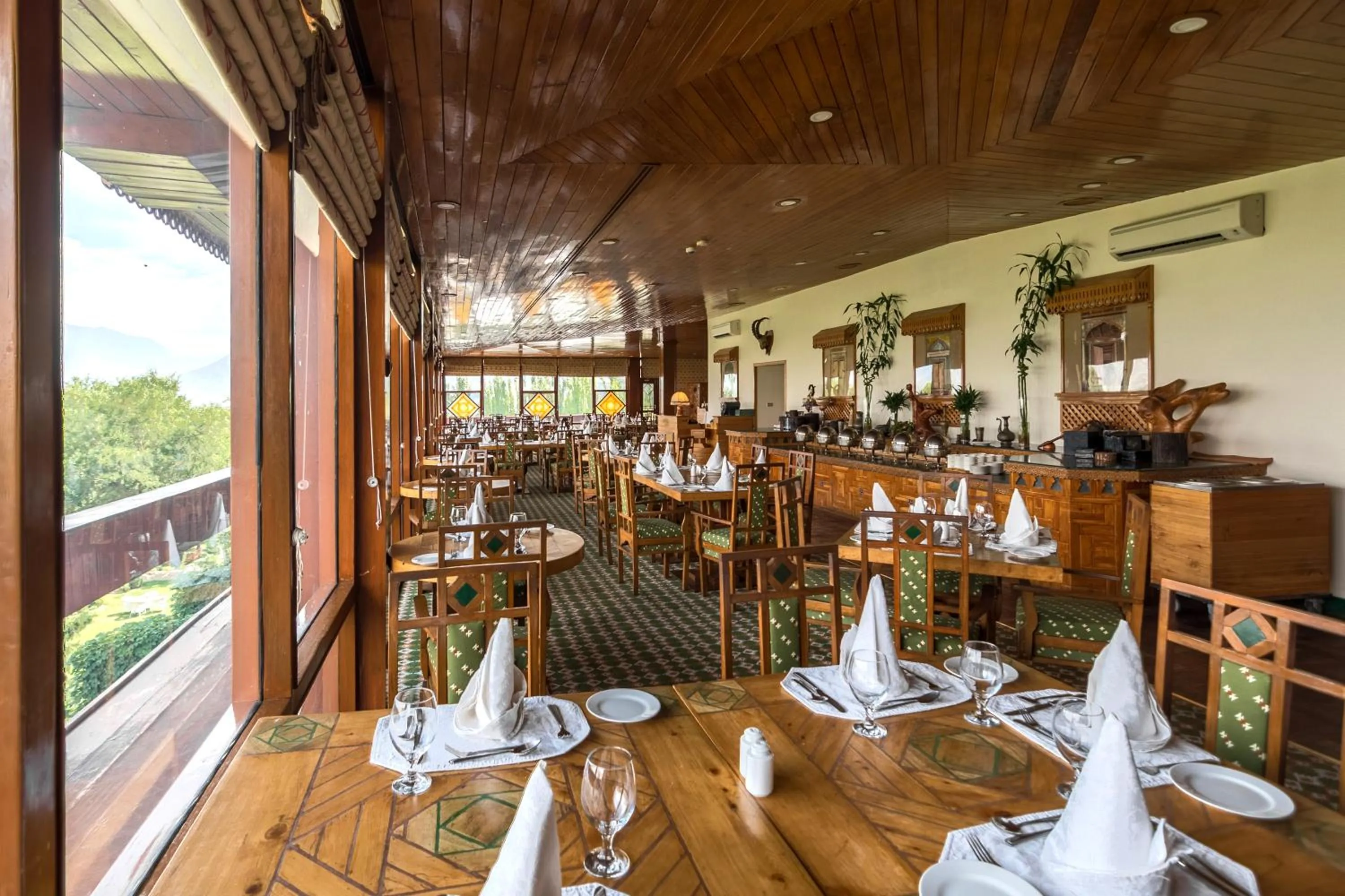 Restaurant/places to eat in Gilgit Serena Hotel