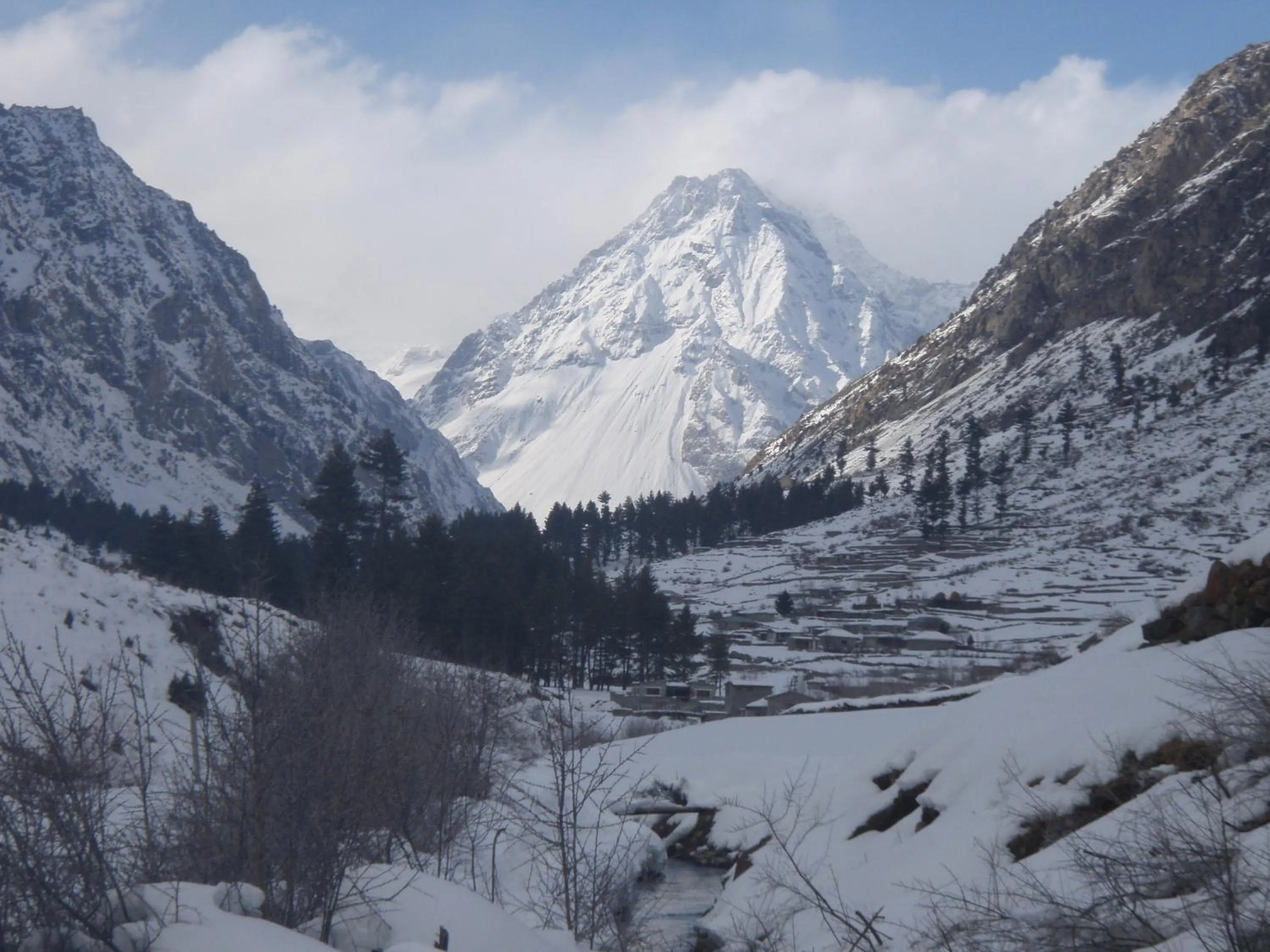 Mountain view in Gilgit Serena Hotel