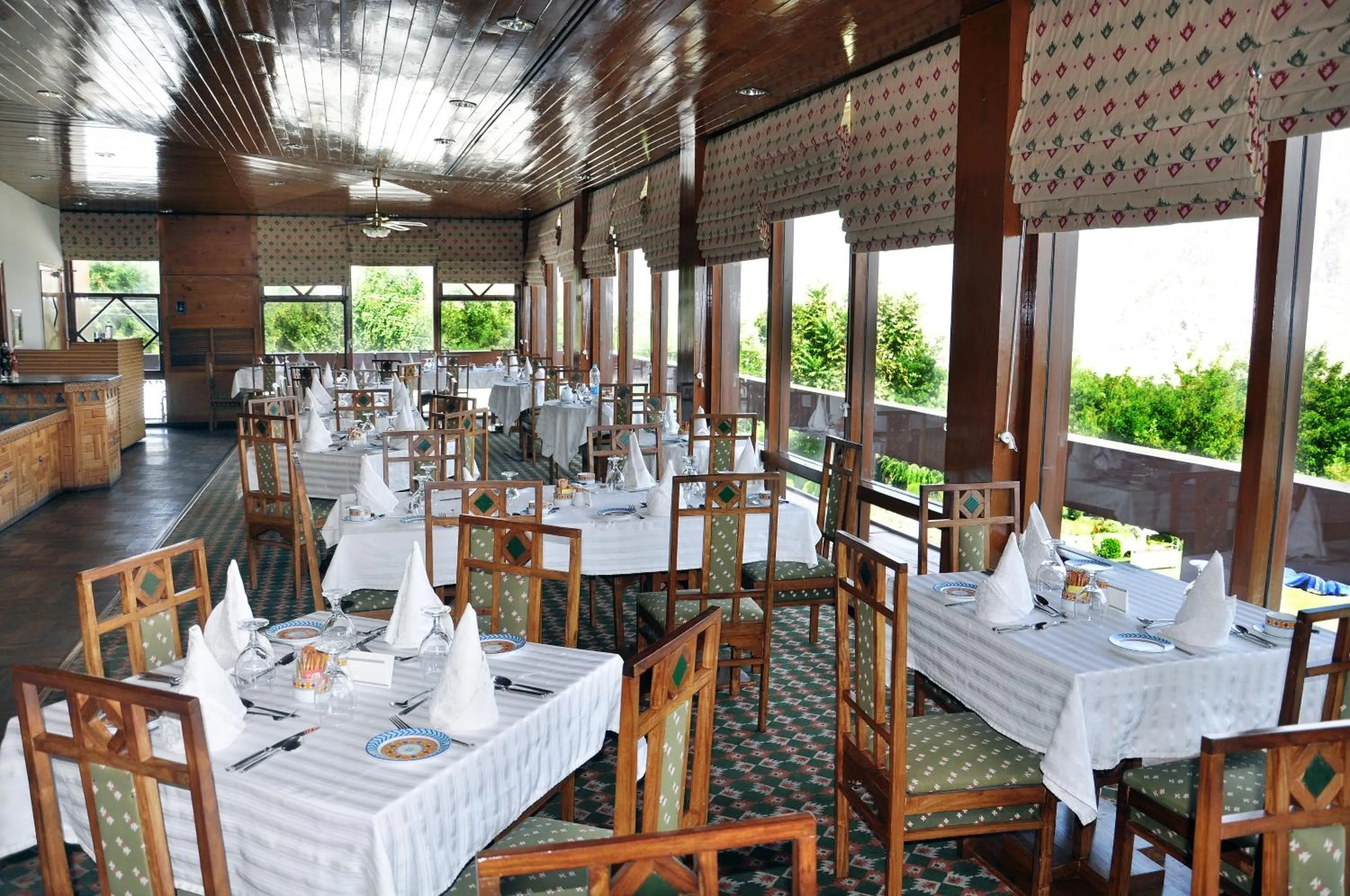 Restaurant/places to eat in Gilgit Serena Hotel