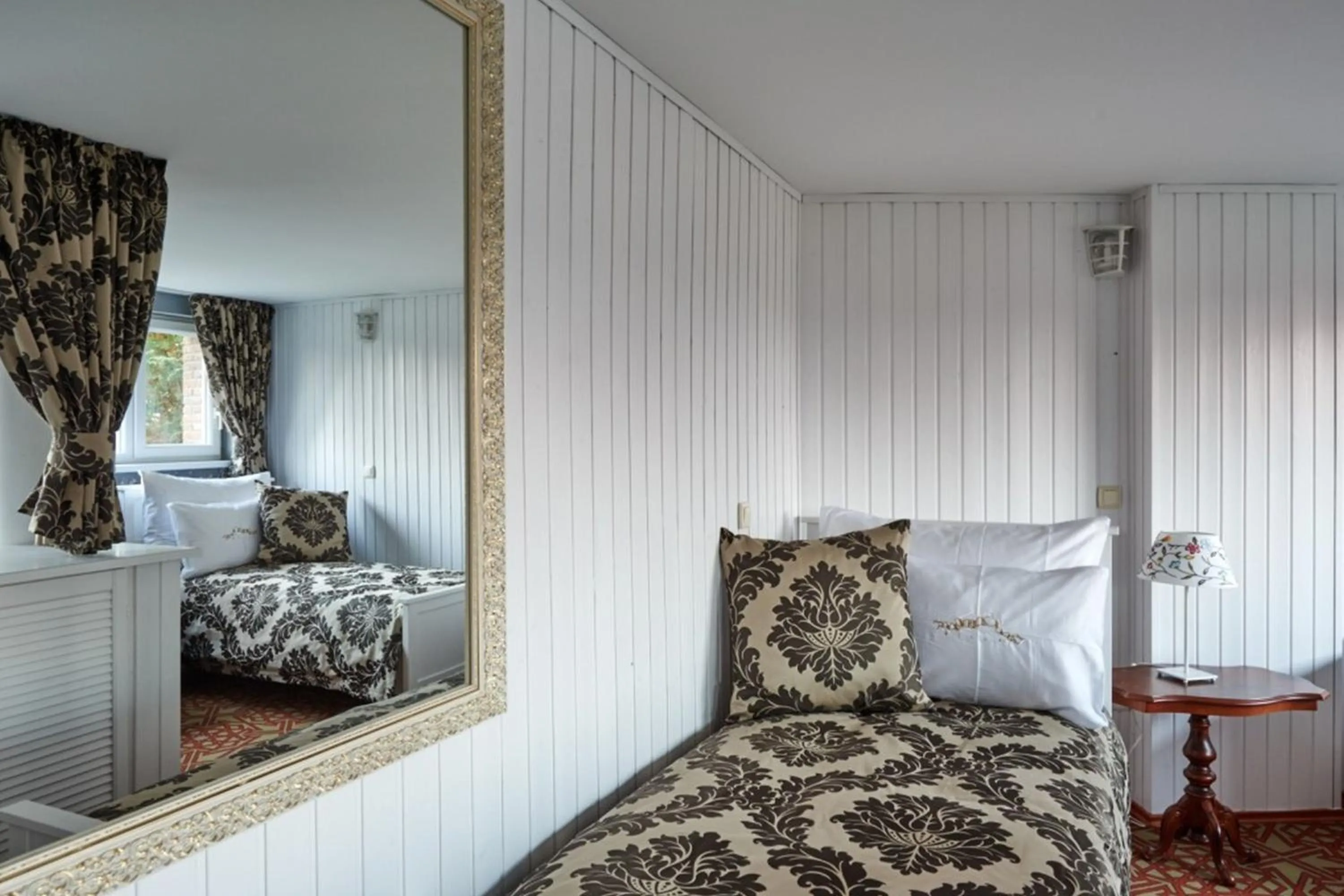 Bed in Erla Villa Boutique Hotel