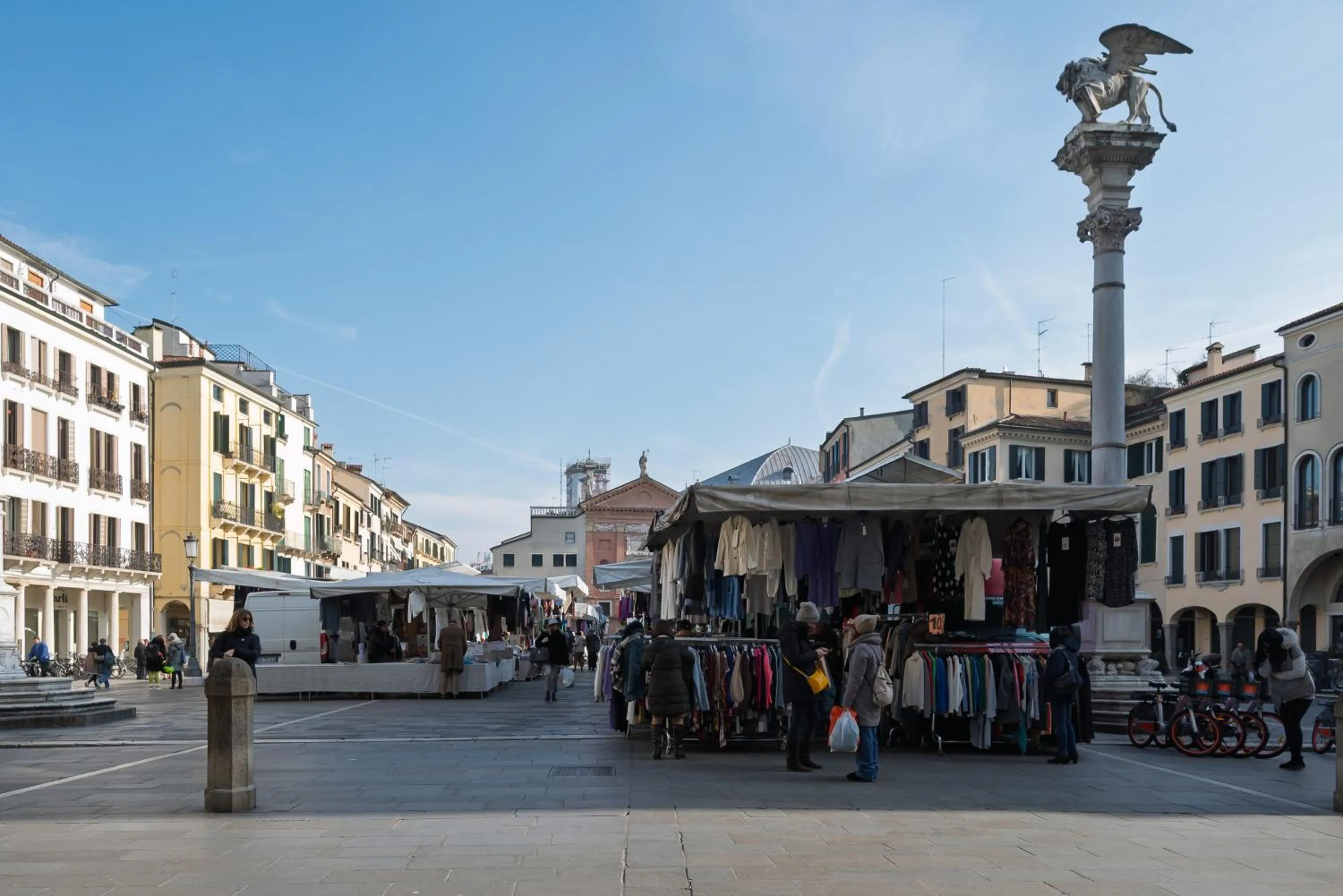 Day in Diamantino Town House