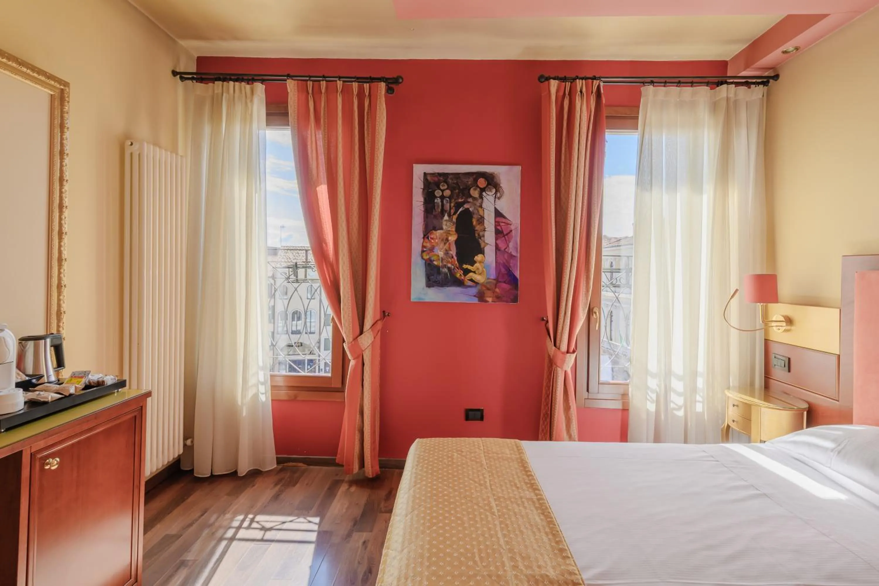 Photo of the whole room, Bed in Diamantino Town House