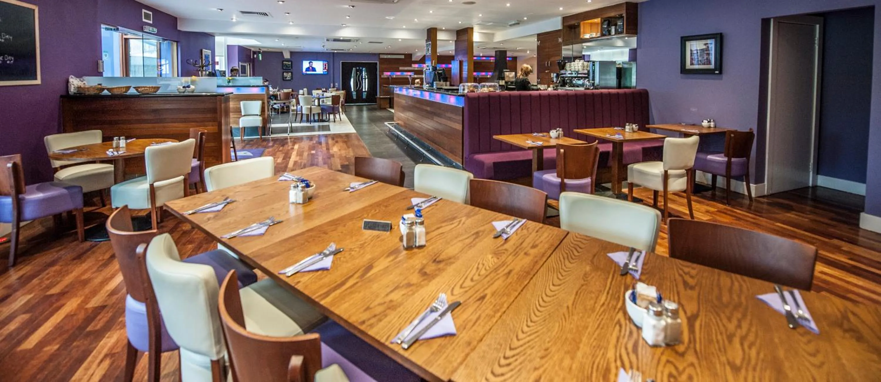 Restaurant/places to eat in Parklands Hotel & Country Club