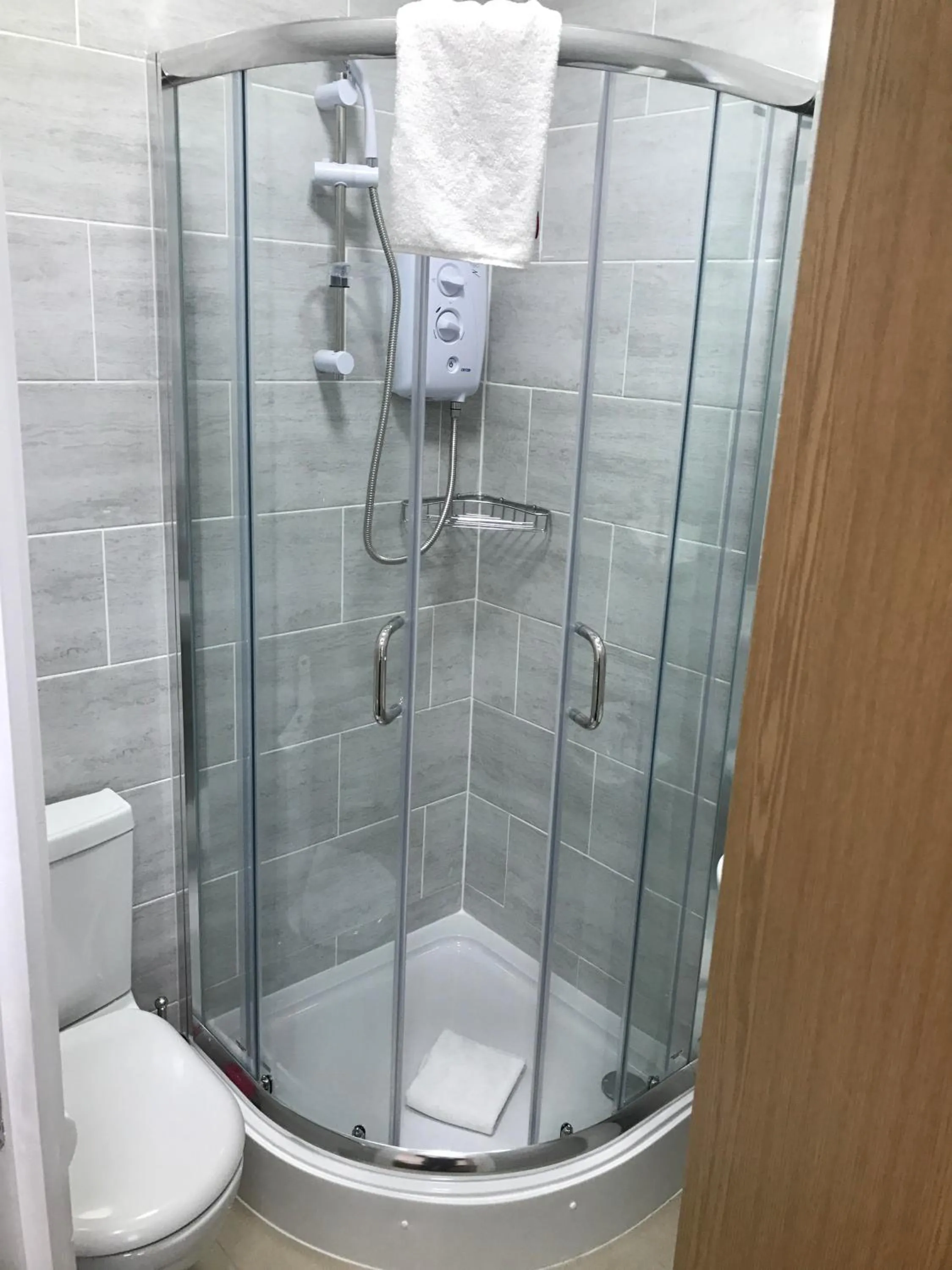 Shower in Woodlands Lodge Ilford