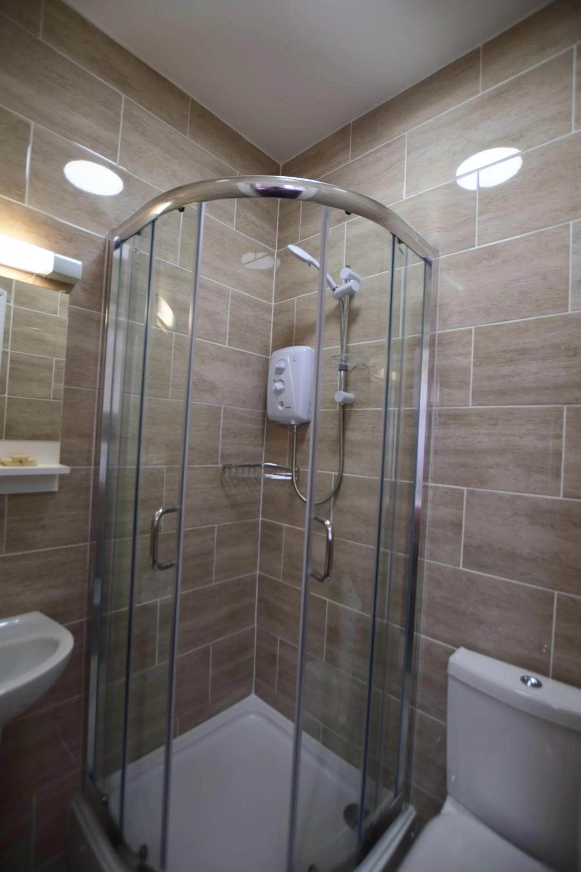 Bathroom in Woodlands Lodge Ilford