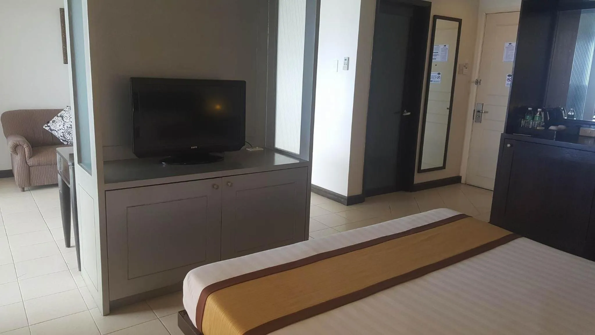 Decorative detail, Bed in Hotel Tavern Surigao