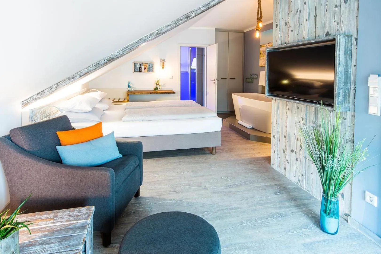 Photo of the whole room, Bed in Bude54