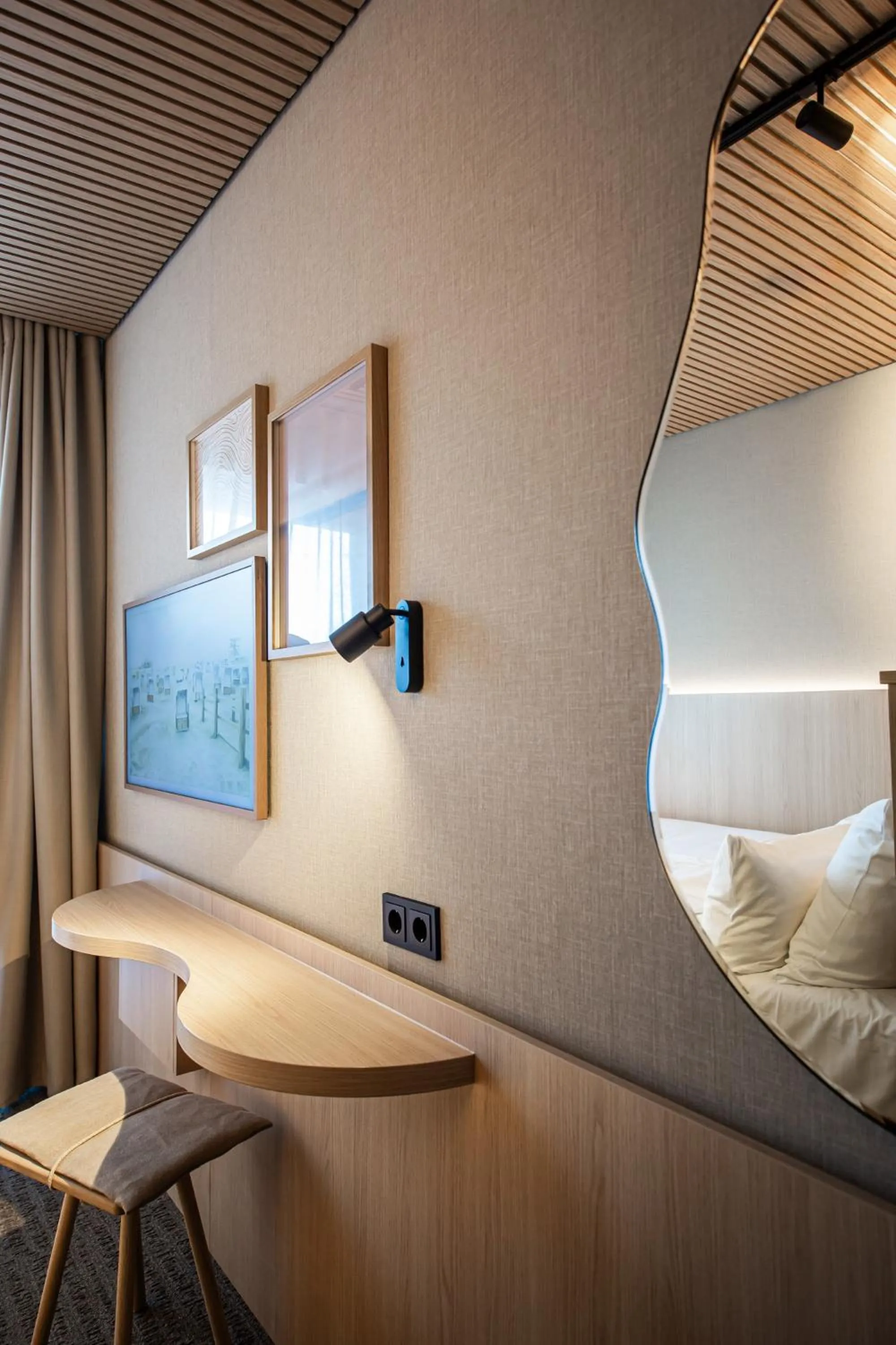 Photo of the whole room, Bed in Bude54