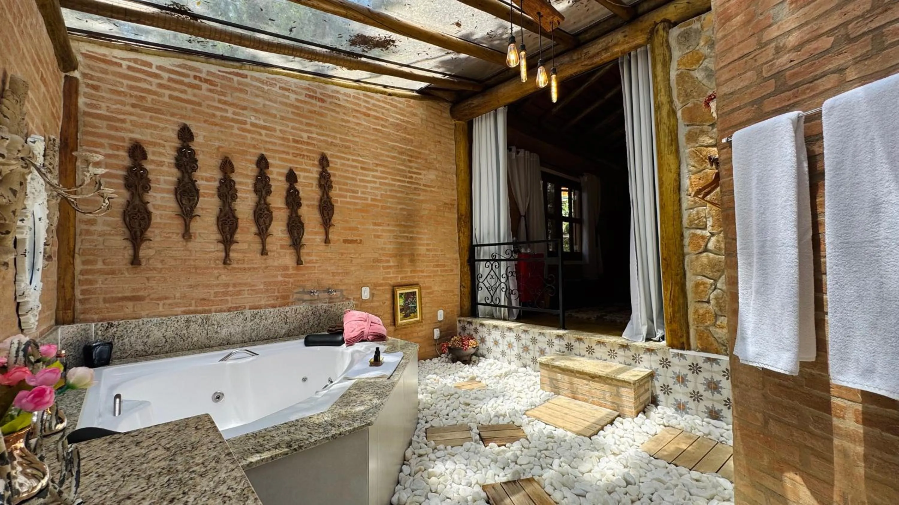 Hot Tub in Pousada Alto da Neblina