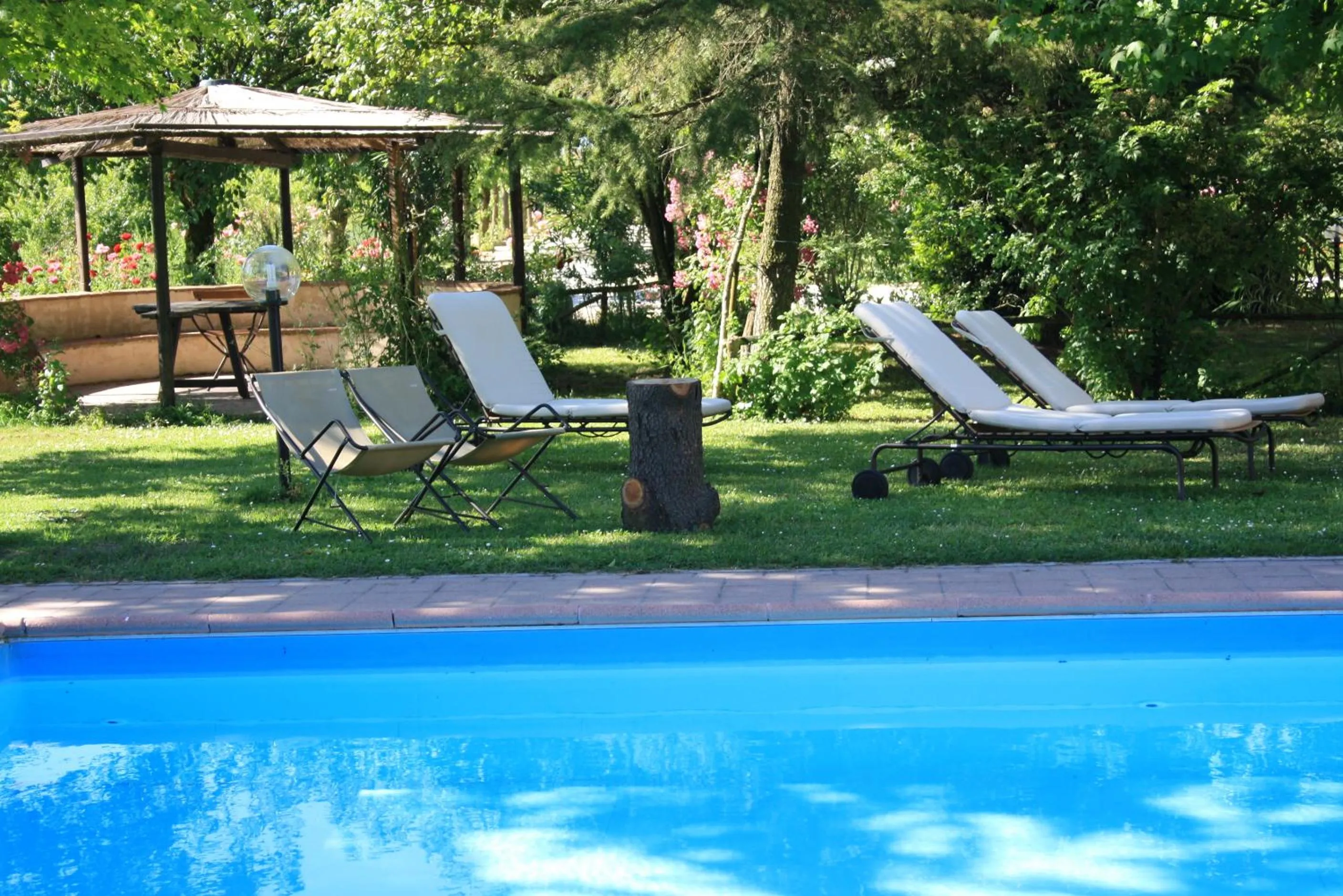 Pool view in Villa Belfiore
