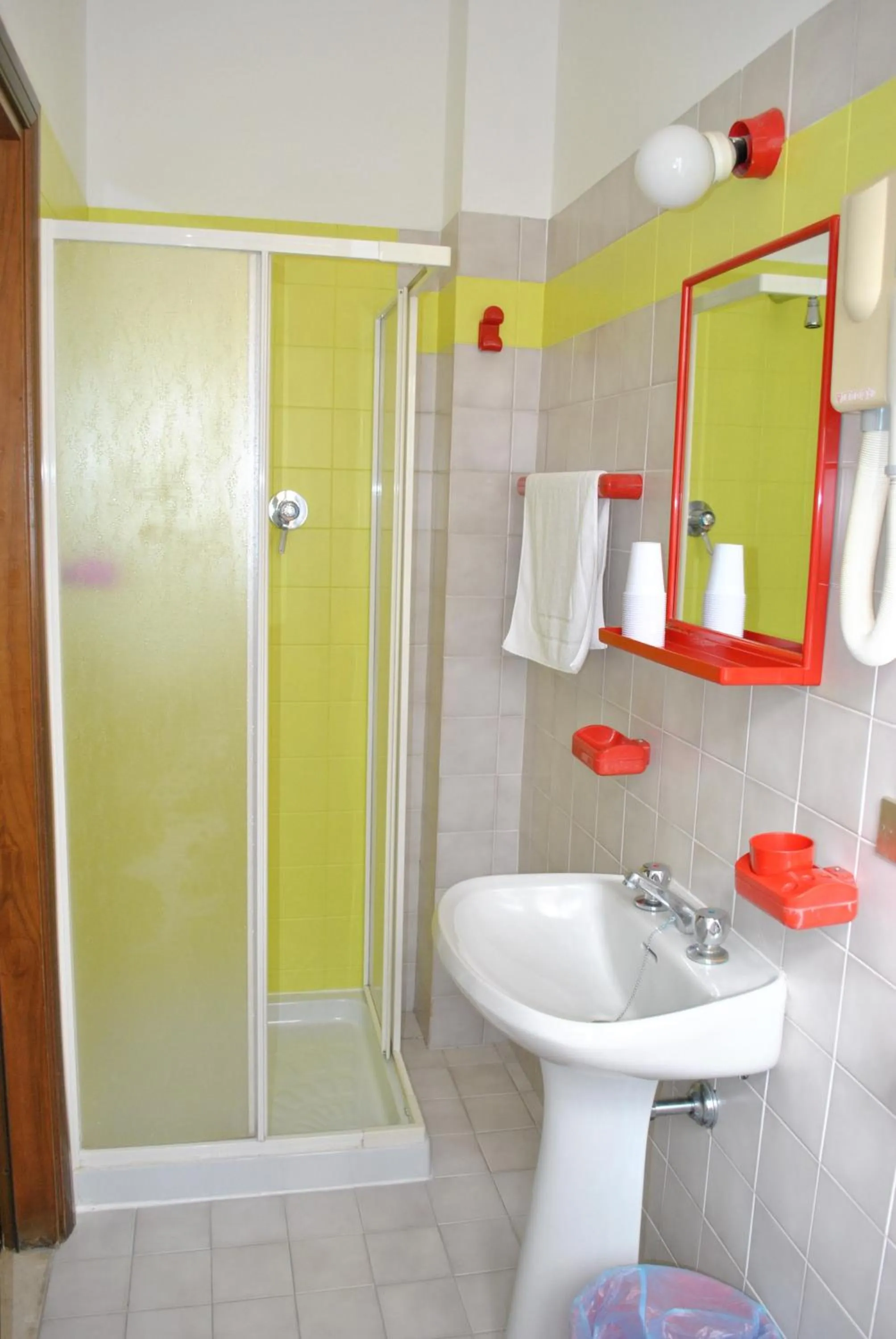 Shower in La Lanterna di Guiglia