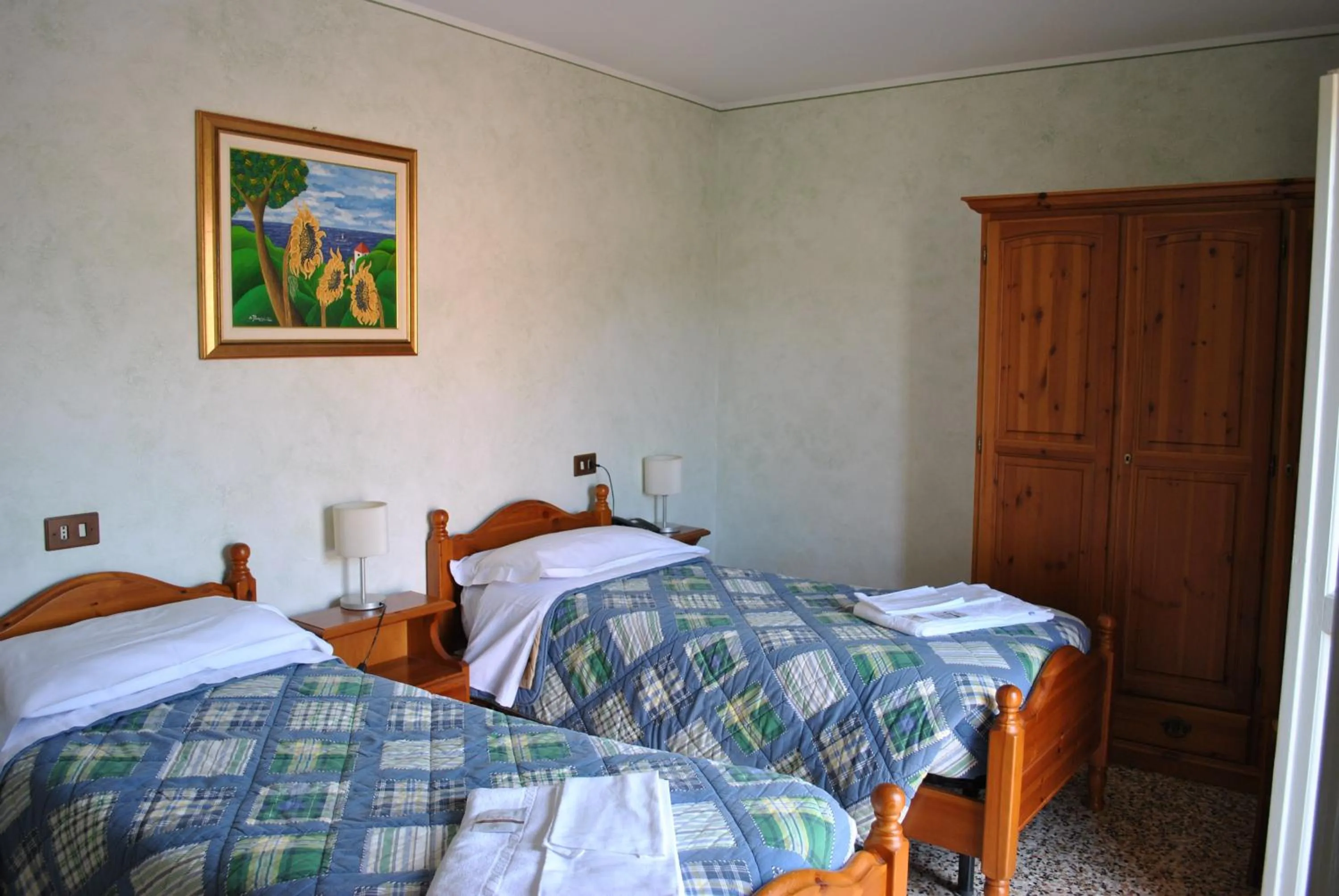 Photo of the whole room, Bed in La Lanterna di Guiglia