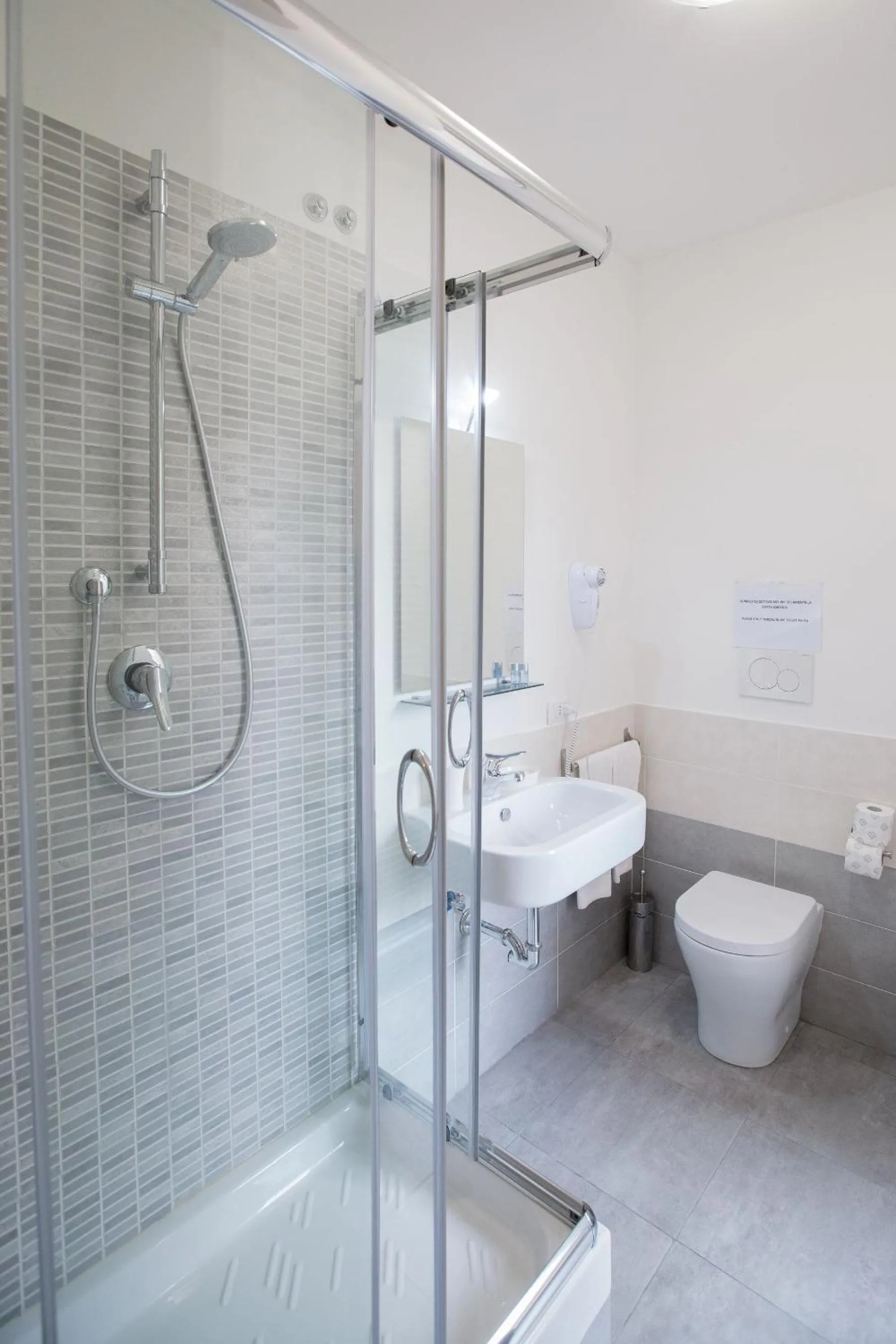 Bathroom in B&B Momenti Romani