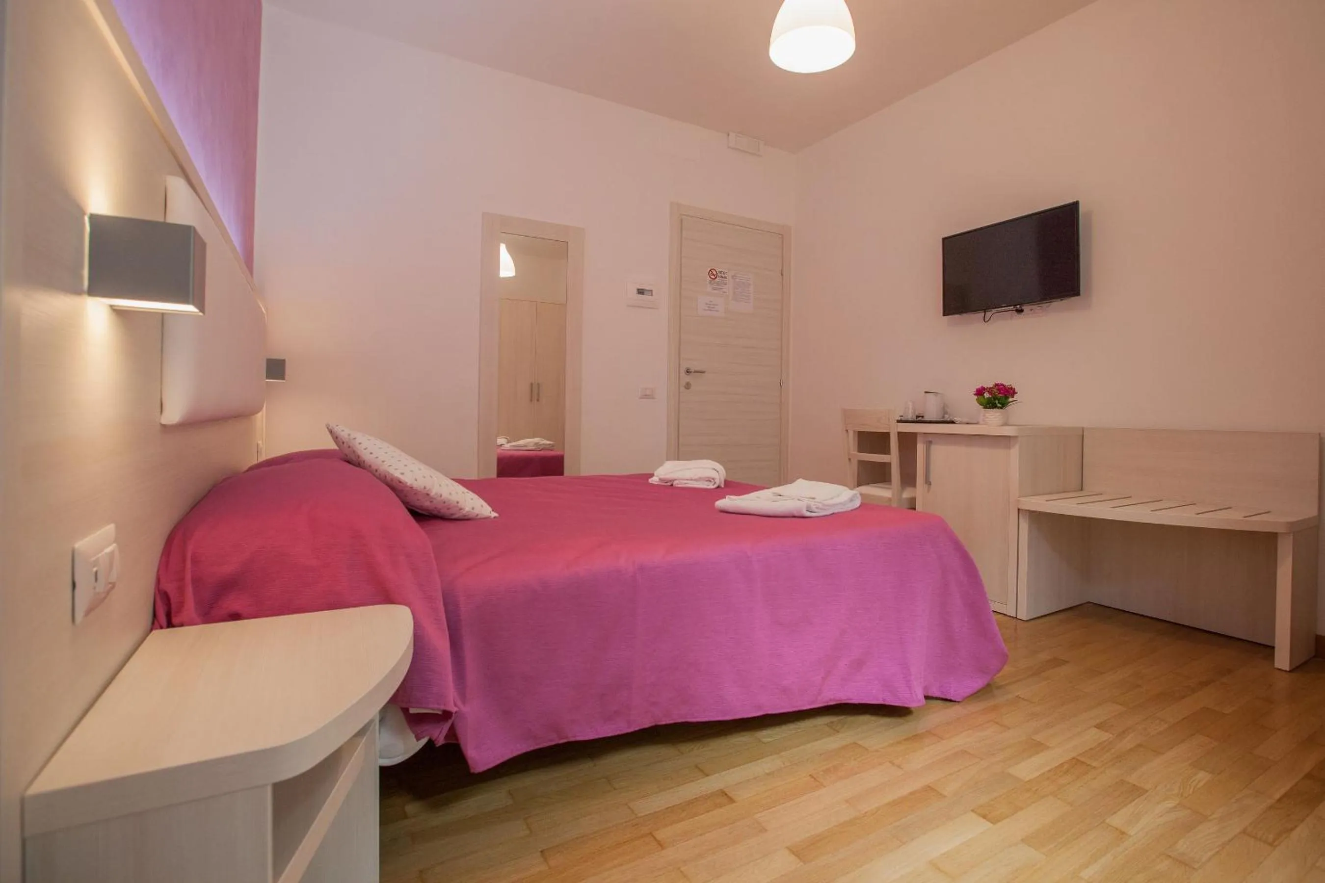 Photo of the whole room, Bed in B&B Momenti Romani