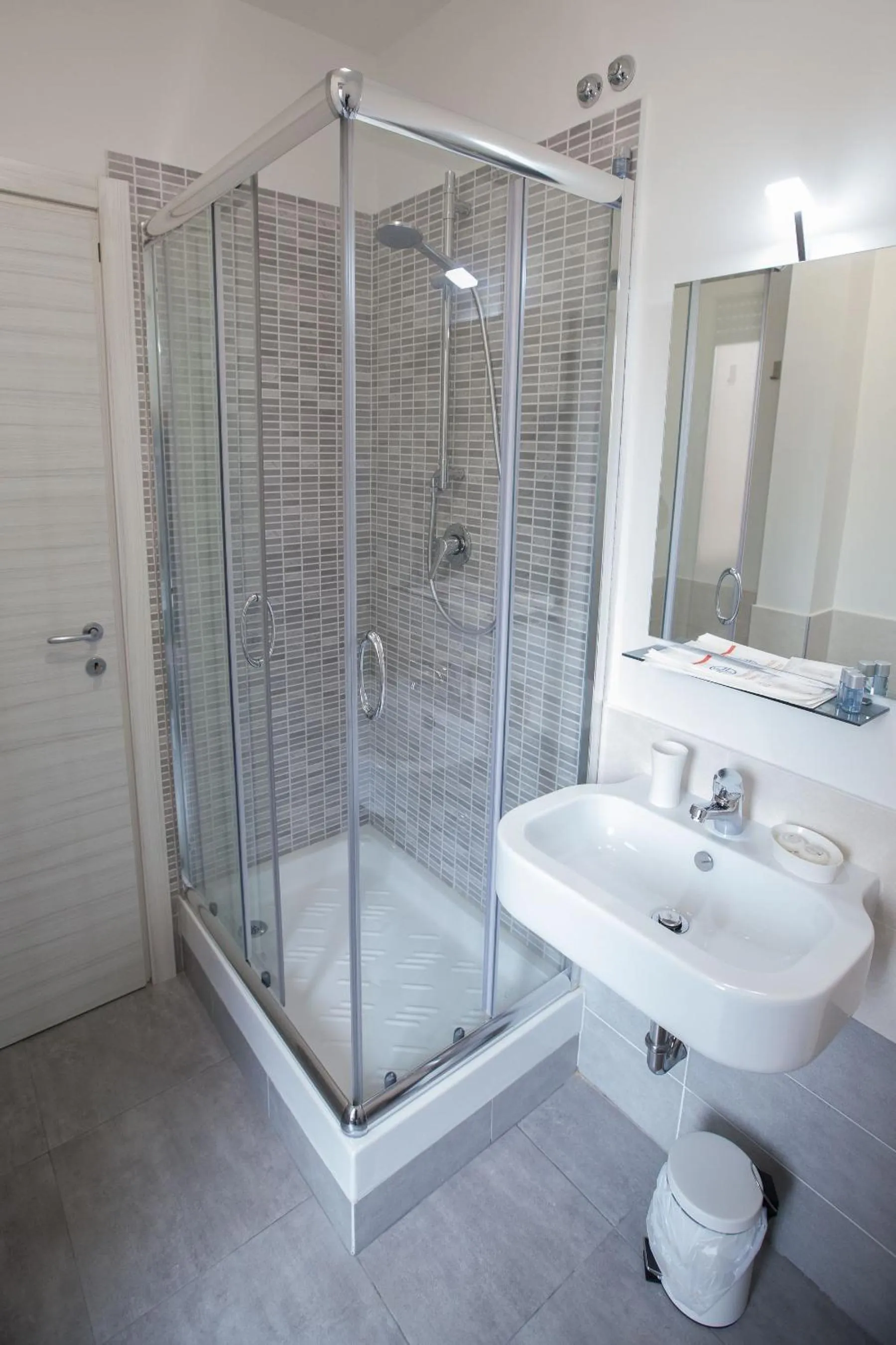 Bathroom in B&B Momenti Romani