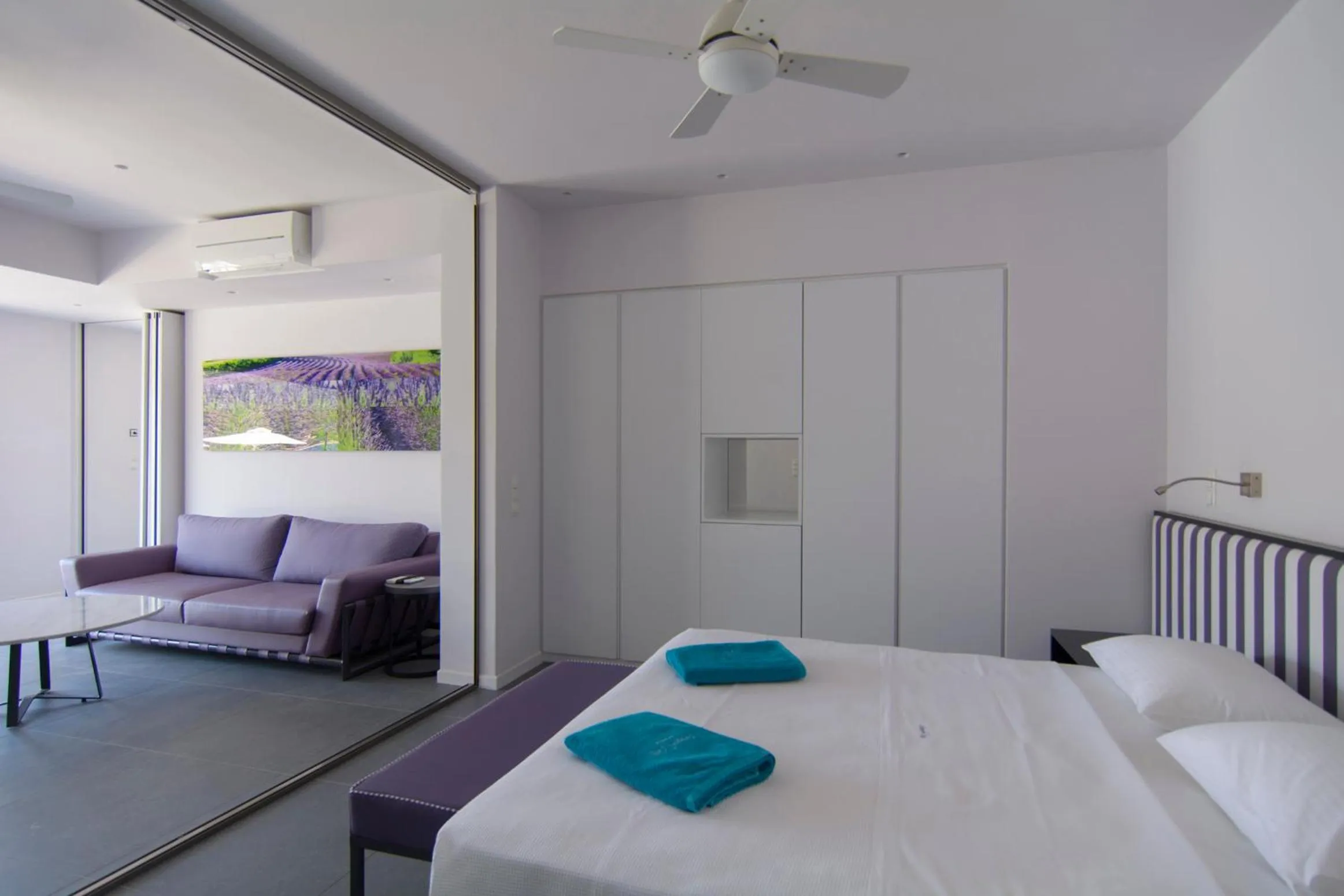 Bedroom, Bed in Lavender Cove