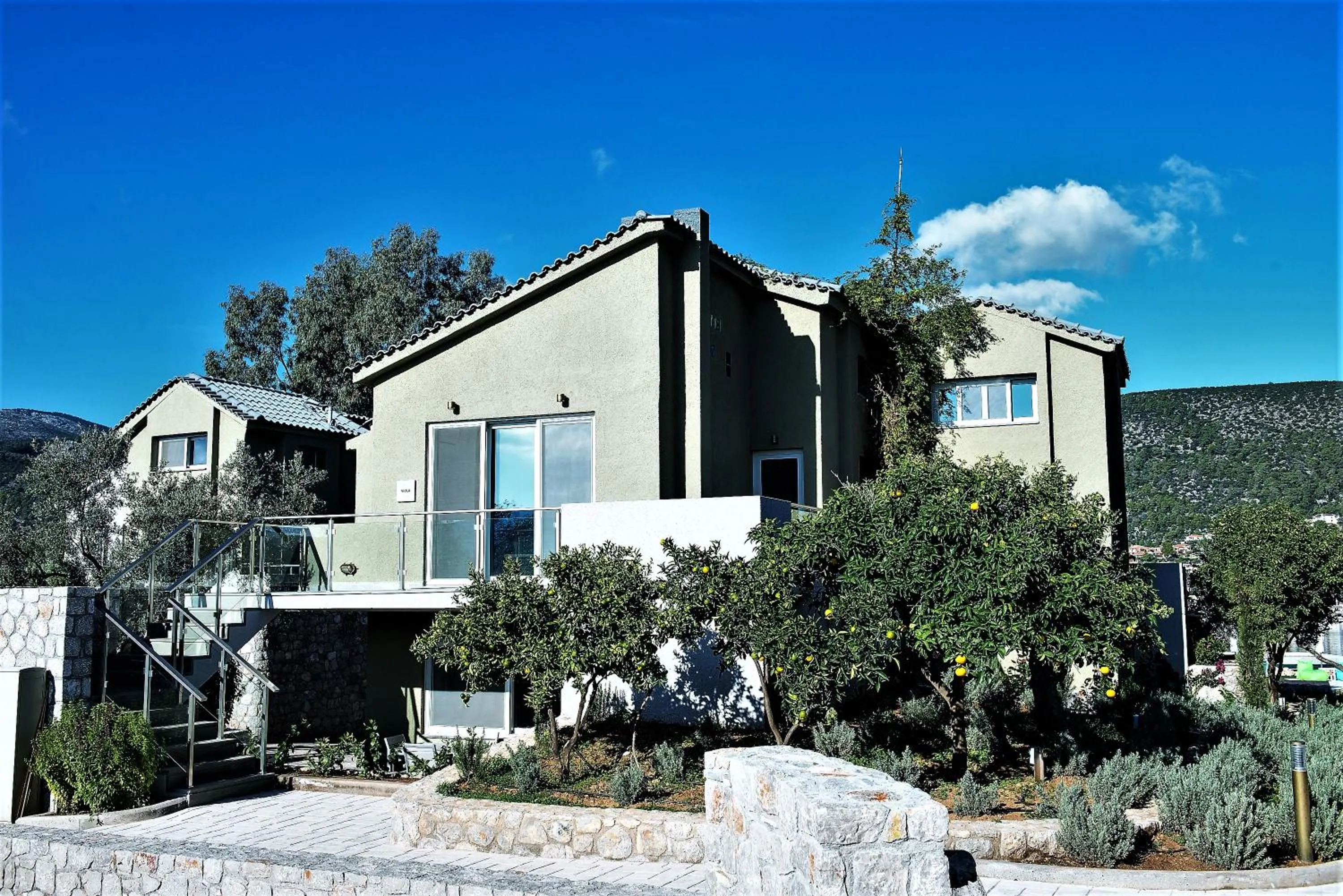 Mountain view in Lavender Cove