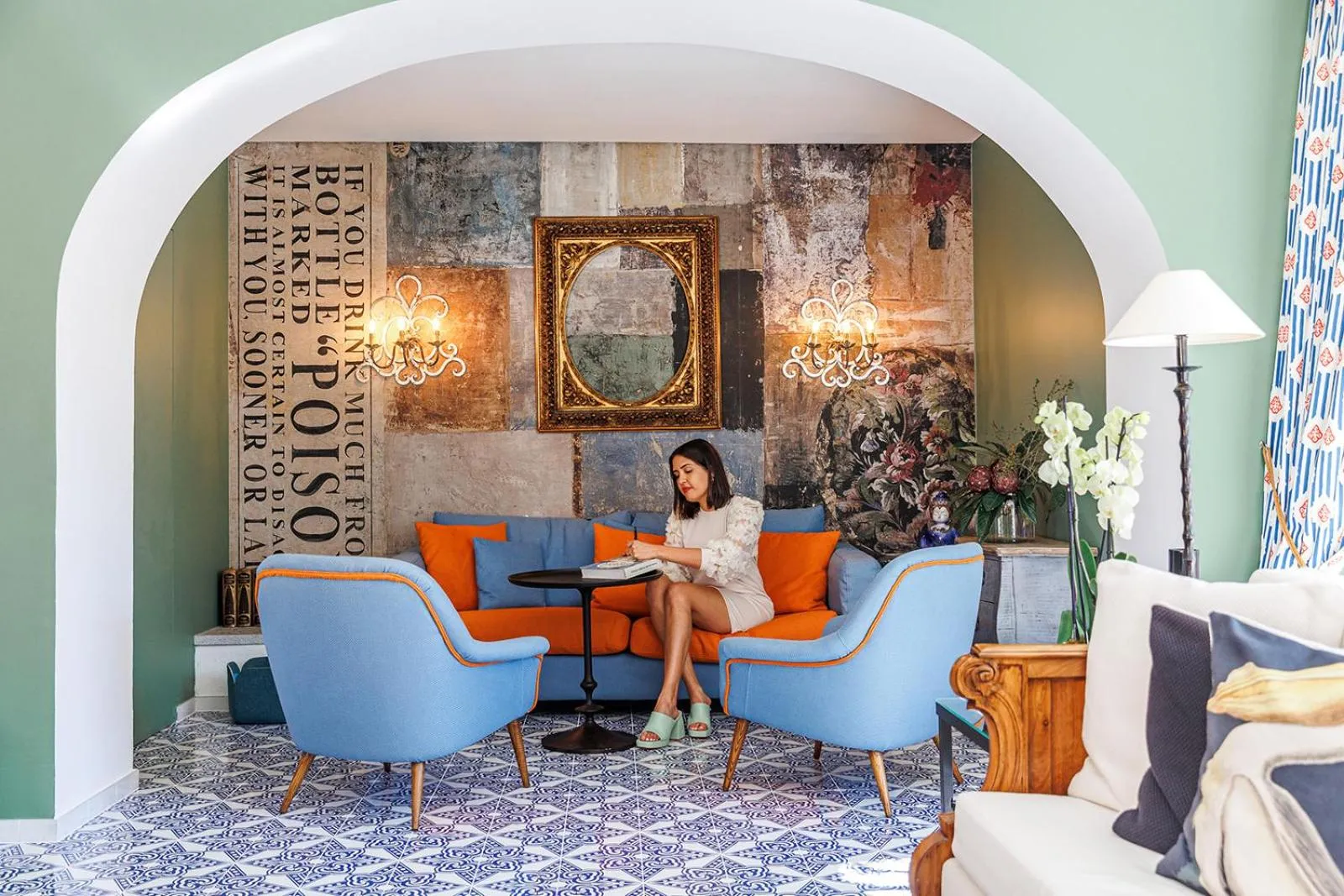 Communal lounge/ TV room in Art Hotel Riposo