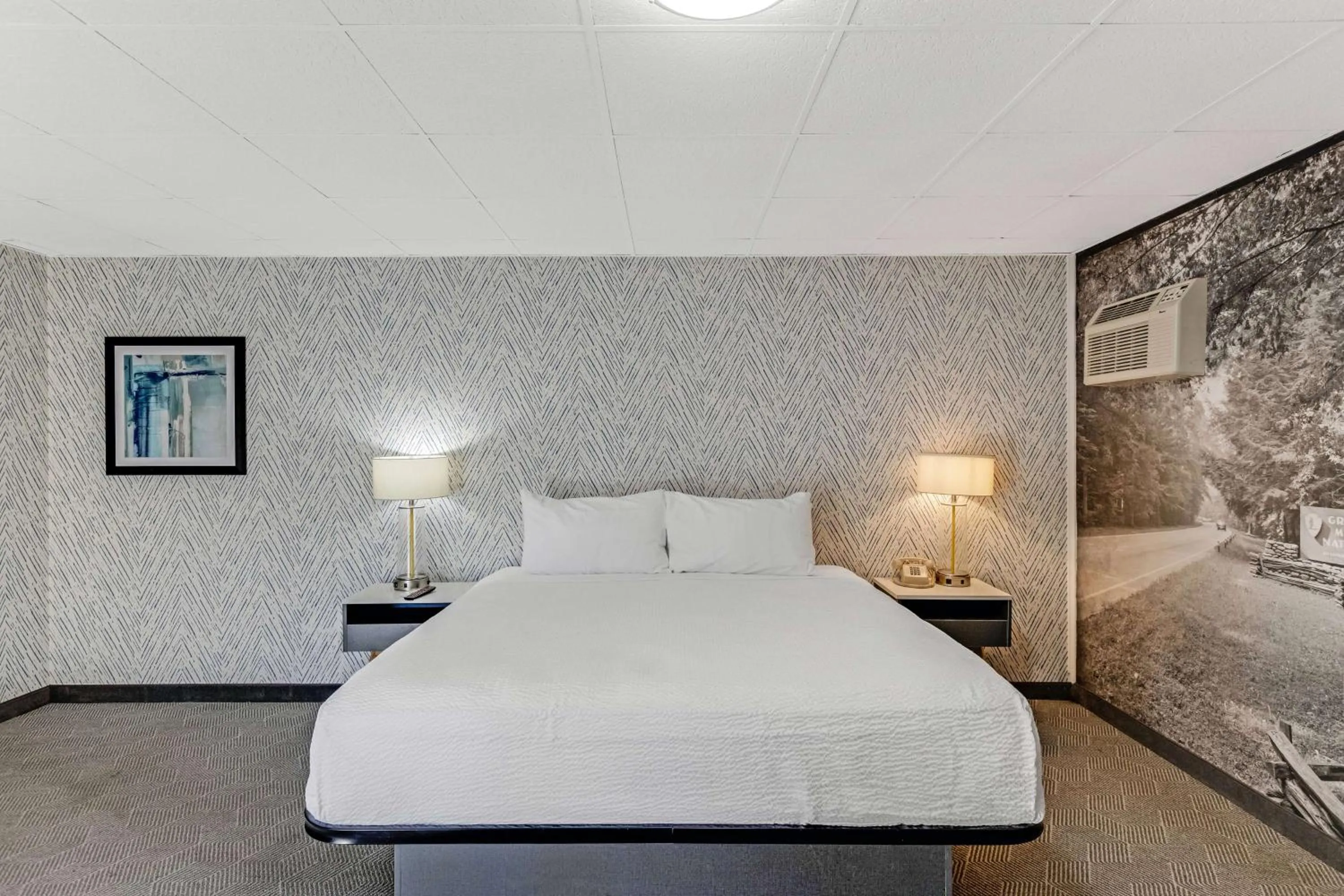 Photo of the whole room, Bed in The Wander Hotel