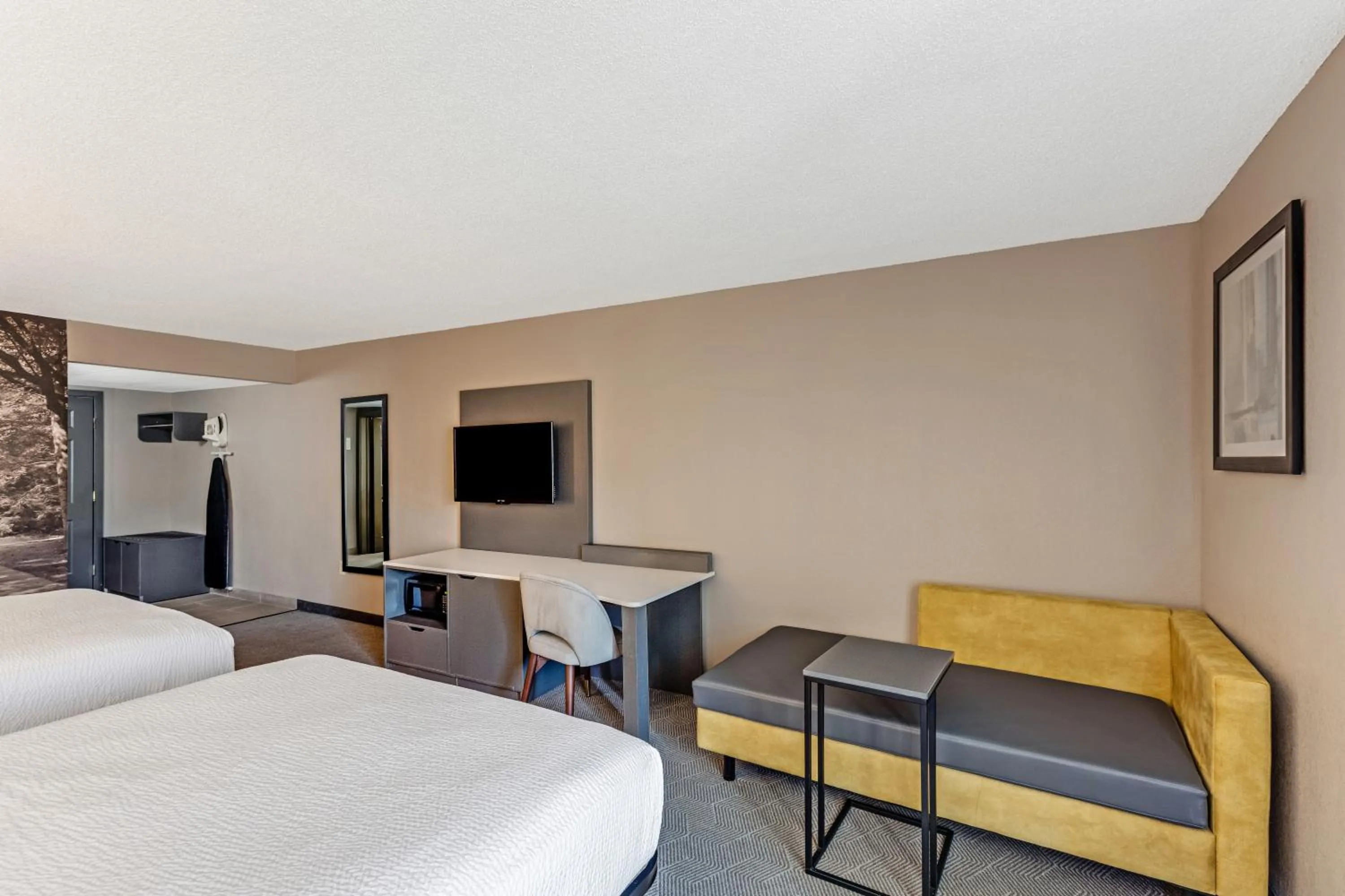 Bed in The Wander Hotel