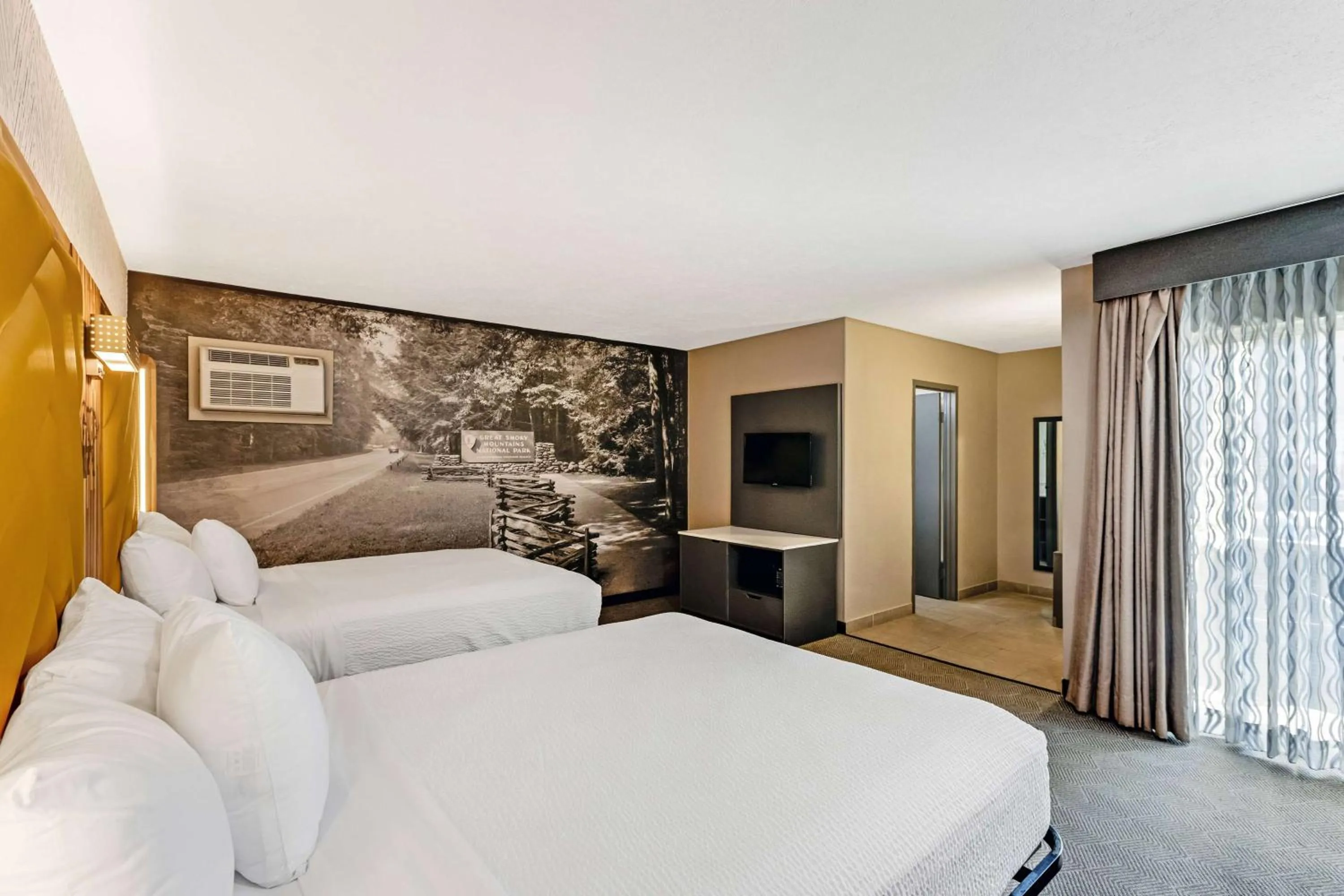 Photo of the whole room, Bed in The Wander Hotel