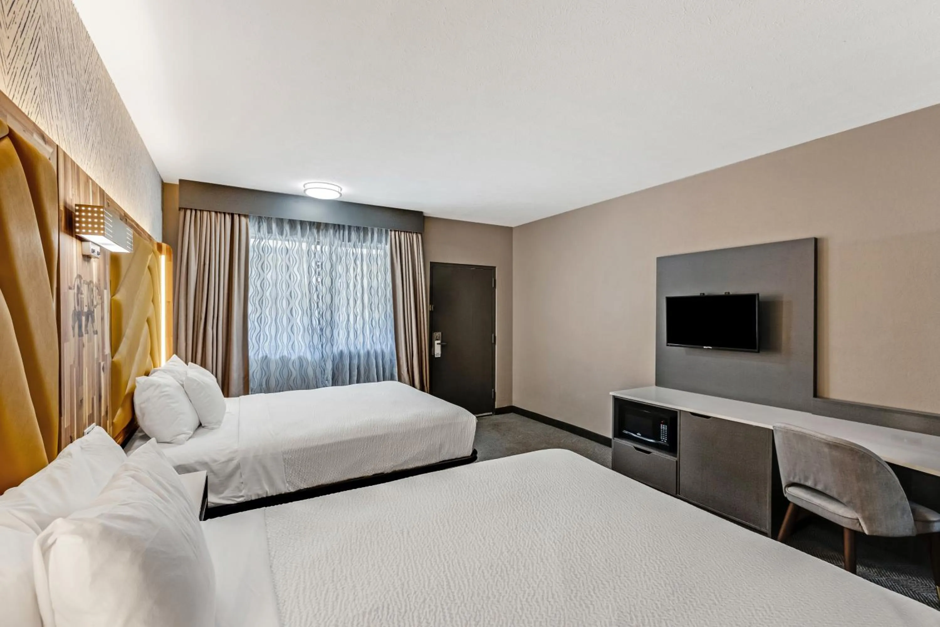 Bed in The Wander Hotel