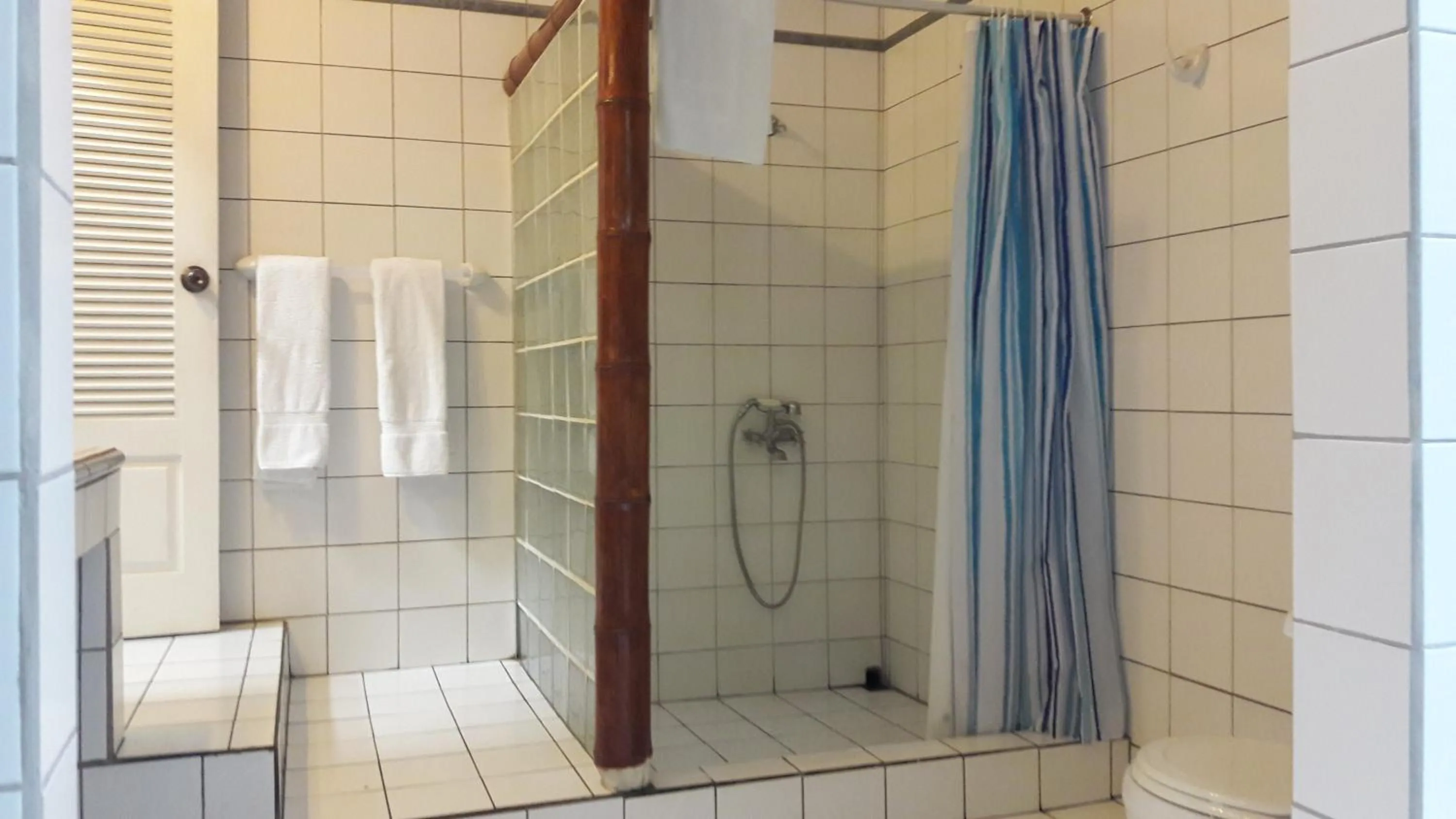 Shower in Playa Negra Guesthouse