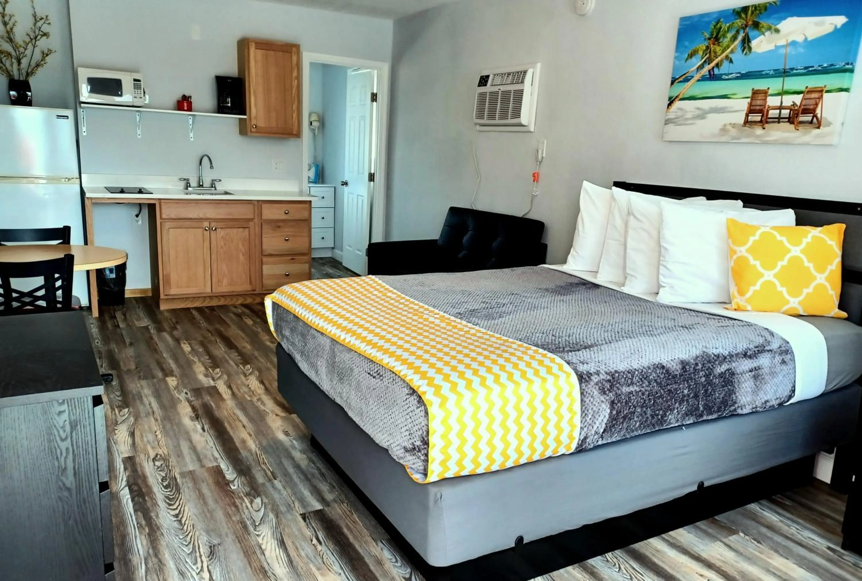 Johns Pass Beach Motel