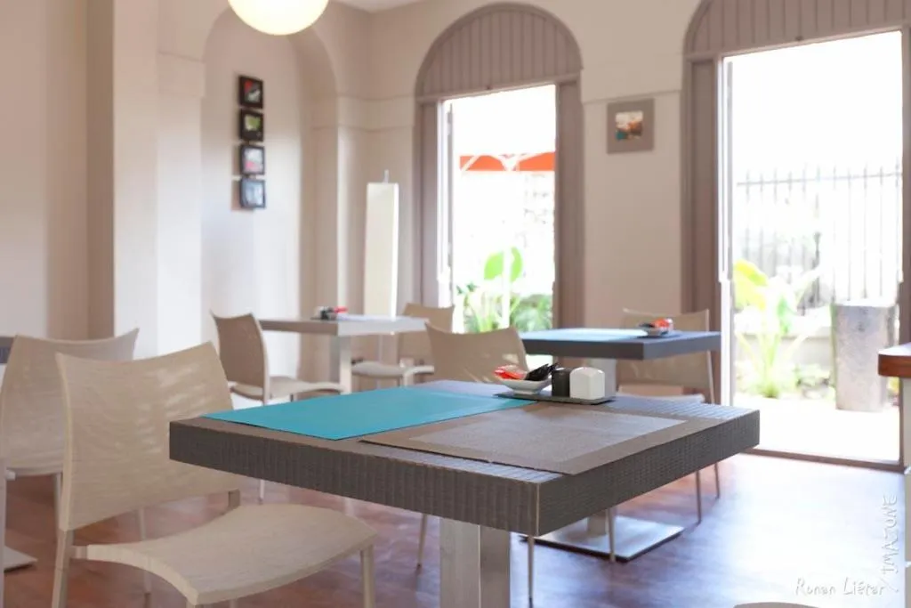 Restaurant/places to eat in Hotel Ker Alberte