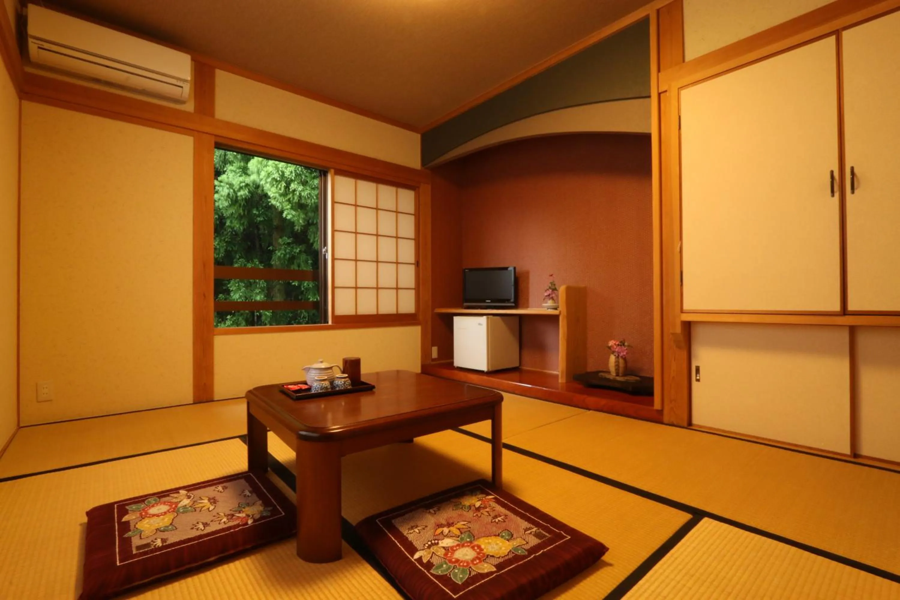 Photo of the whole room in Minshuku Asogen
