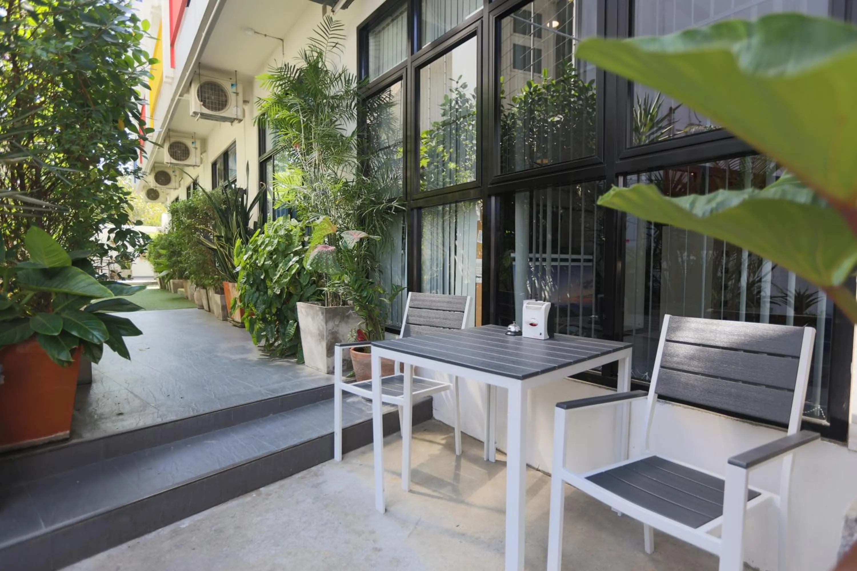 Seating area in Hotel Montha