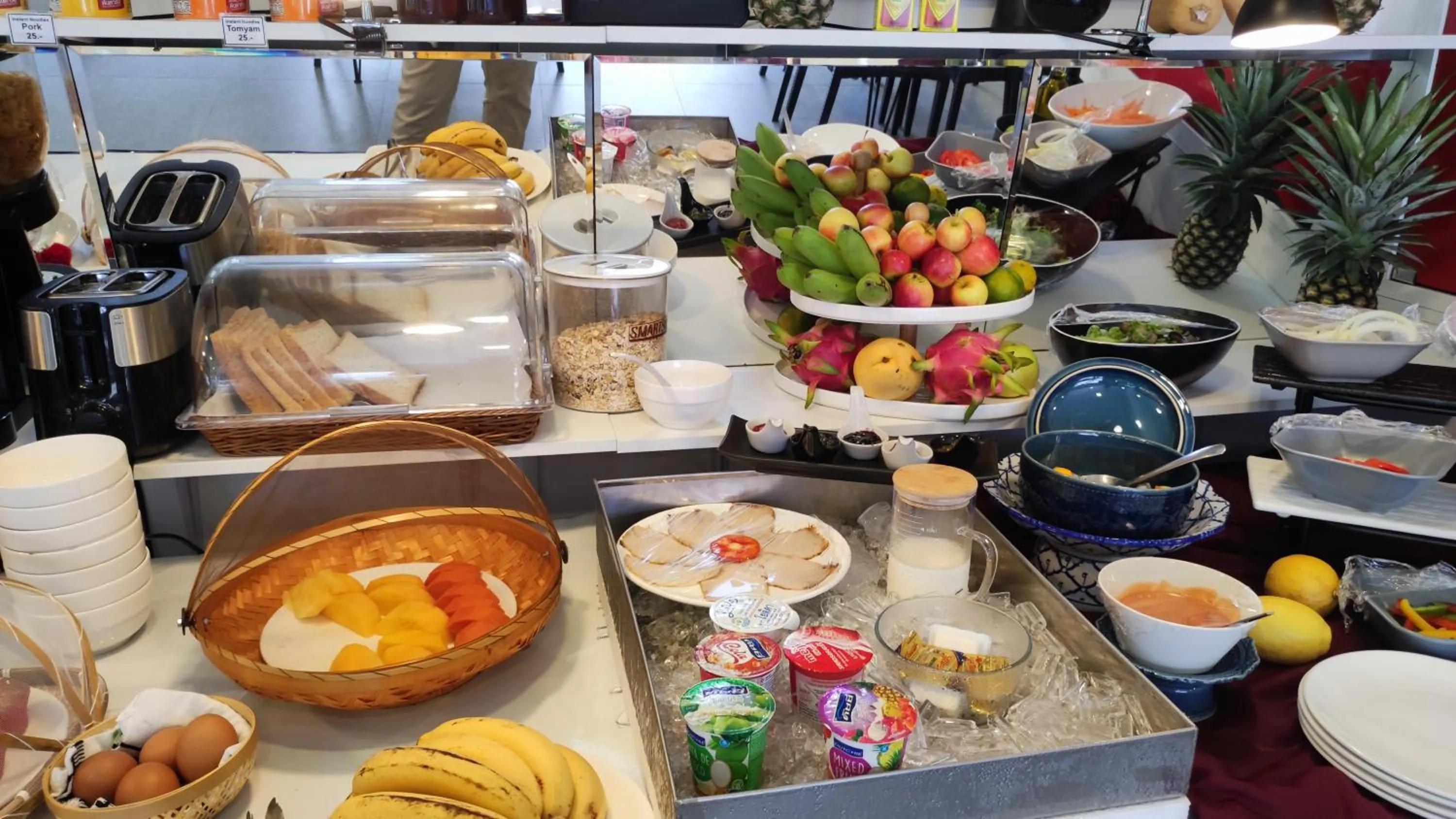 Buffet breakfast in Hotel Montha