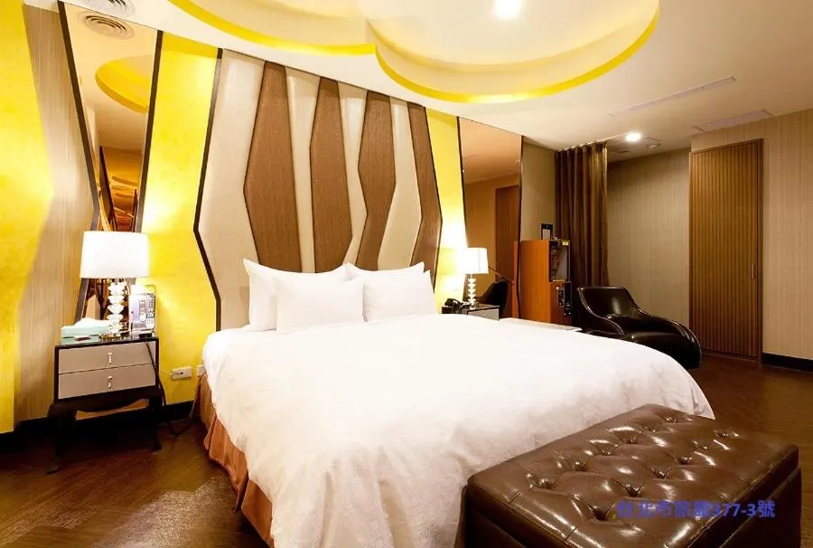 Bed in 探索汽車旅館 延平館 台北市旅館377-3號