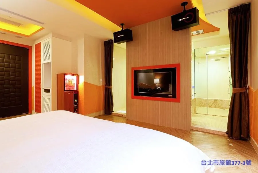 Bed in 探索汽車旅館 延平館 台北市旅館377-3號