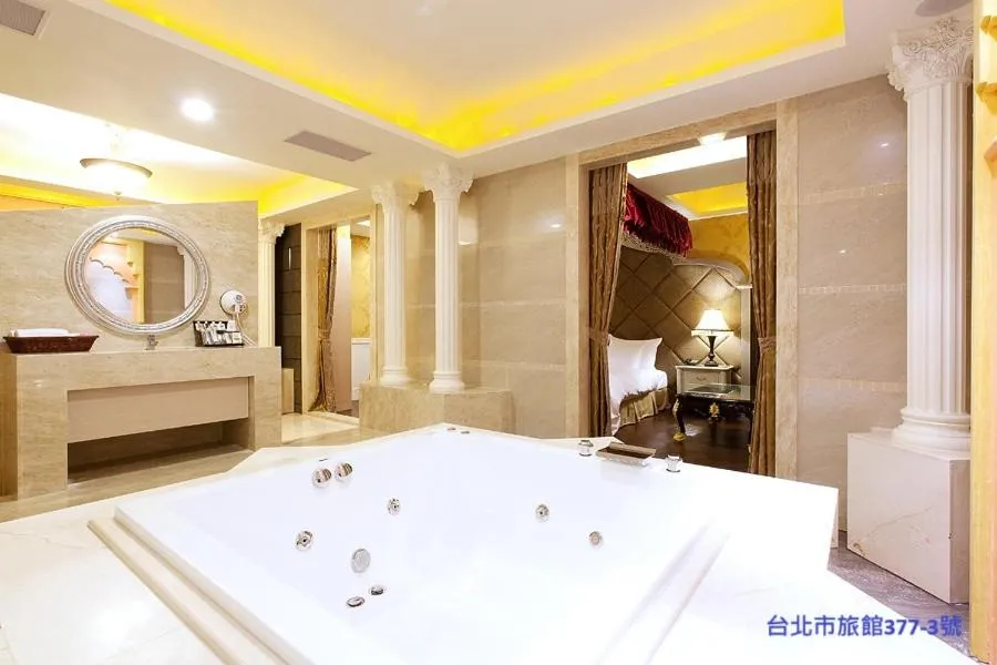 Bed in 探索汽車旅館 延平館 台北市旅館377-3號