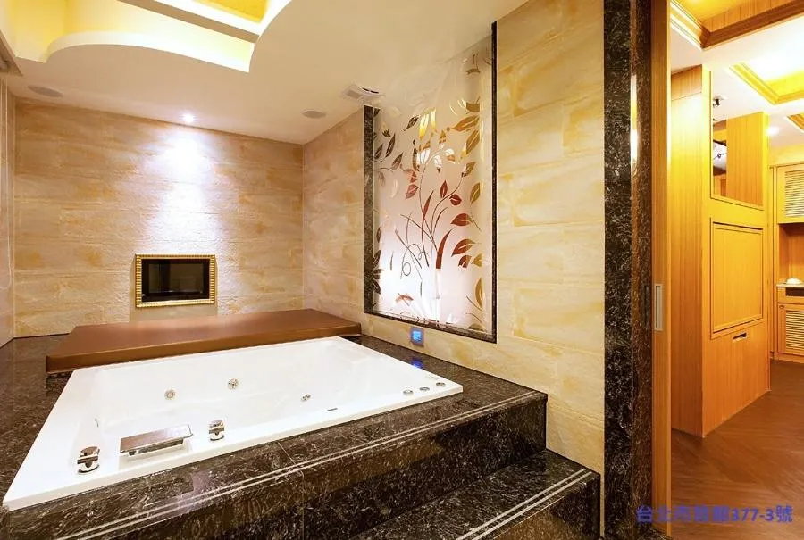 Bed in 探索汽車旅館 延平館 台北市旅館377-3號