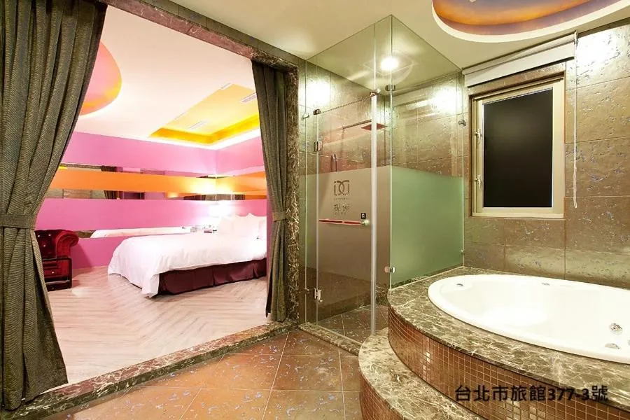 Bed in 探索汽車旅館 延平館 台北市旅館377-3號