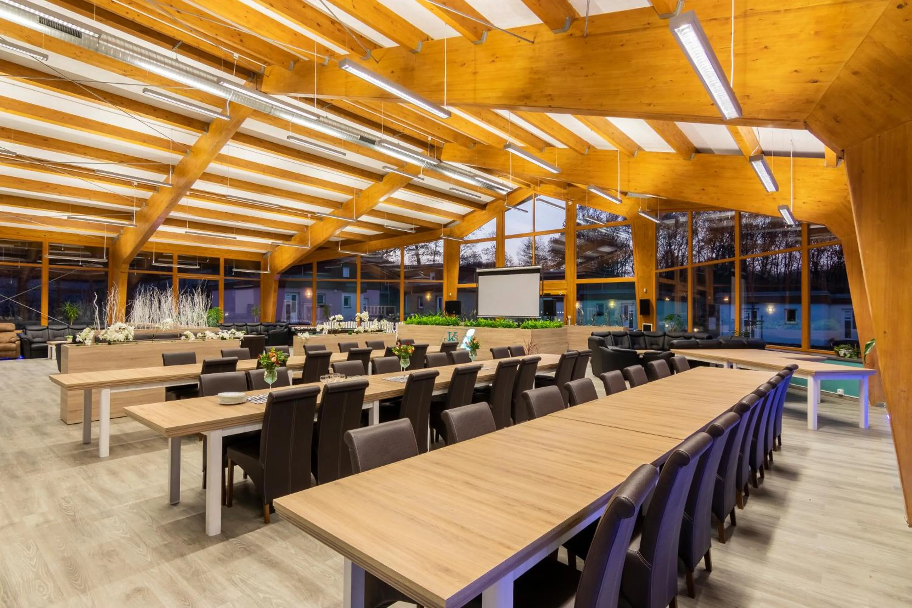 Communal lounge/ TV room in Aparthotel DKS