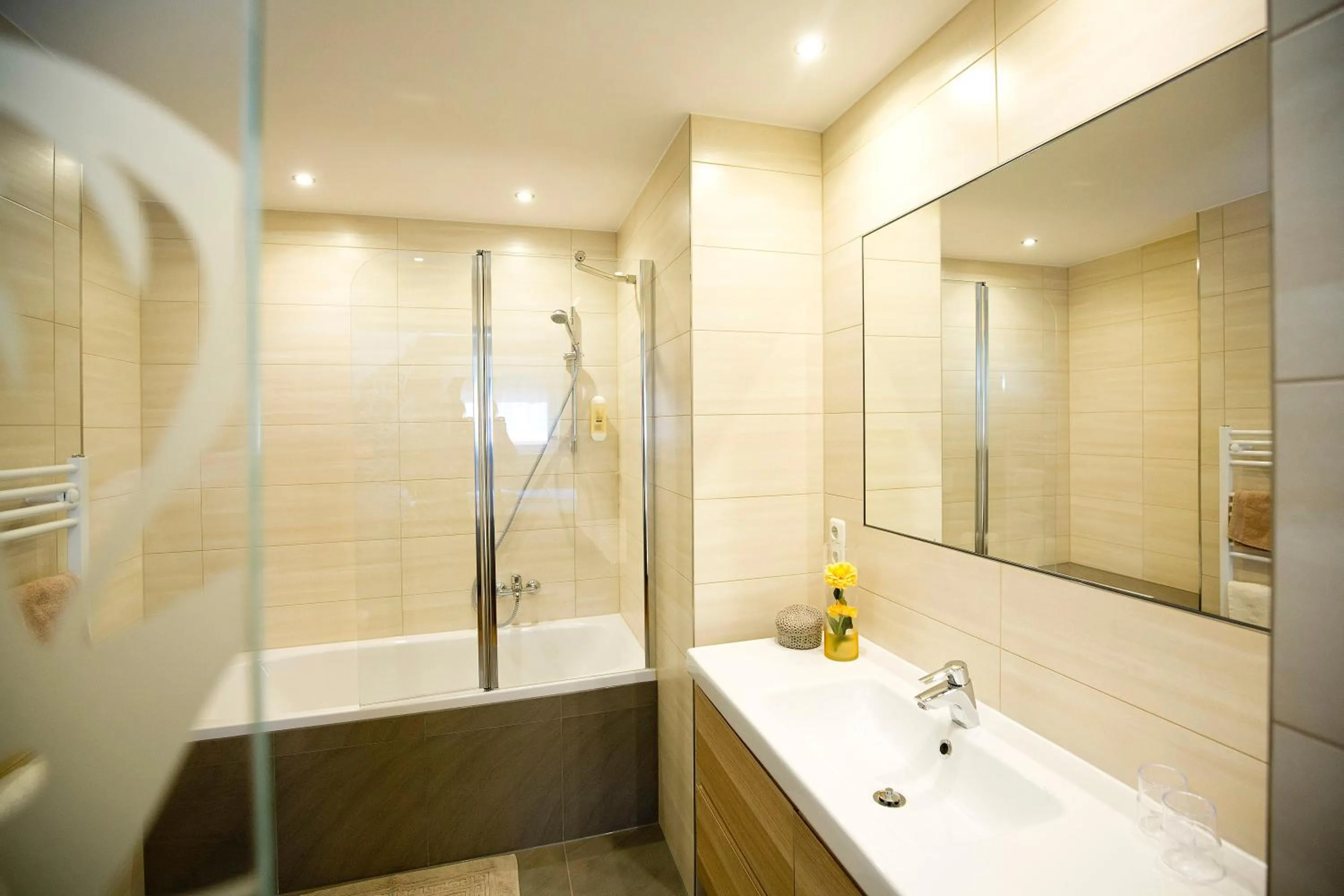 Bathroom in Hotel & Wirtshaus Hödl-Kaplan