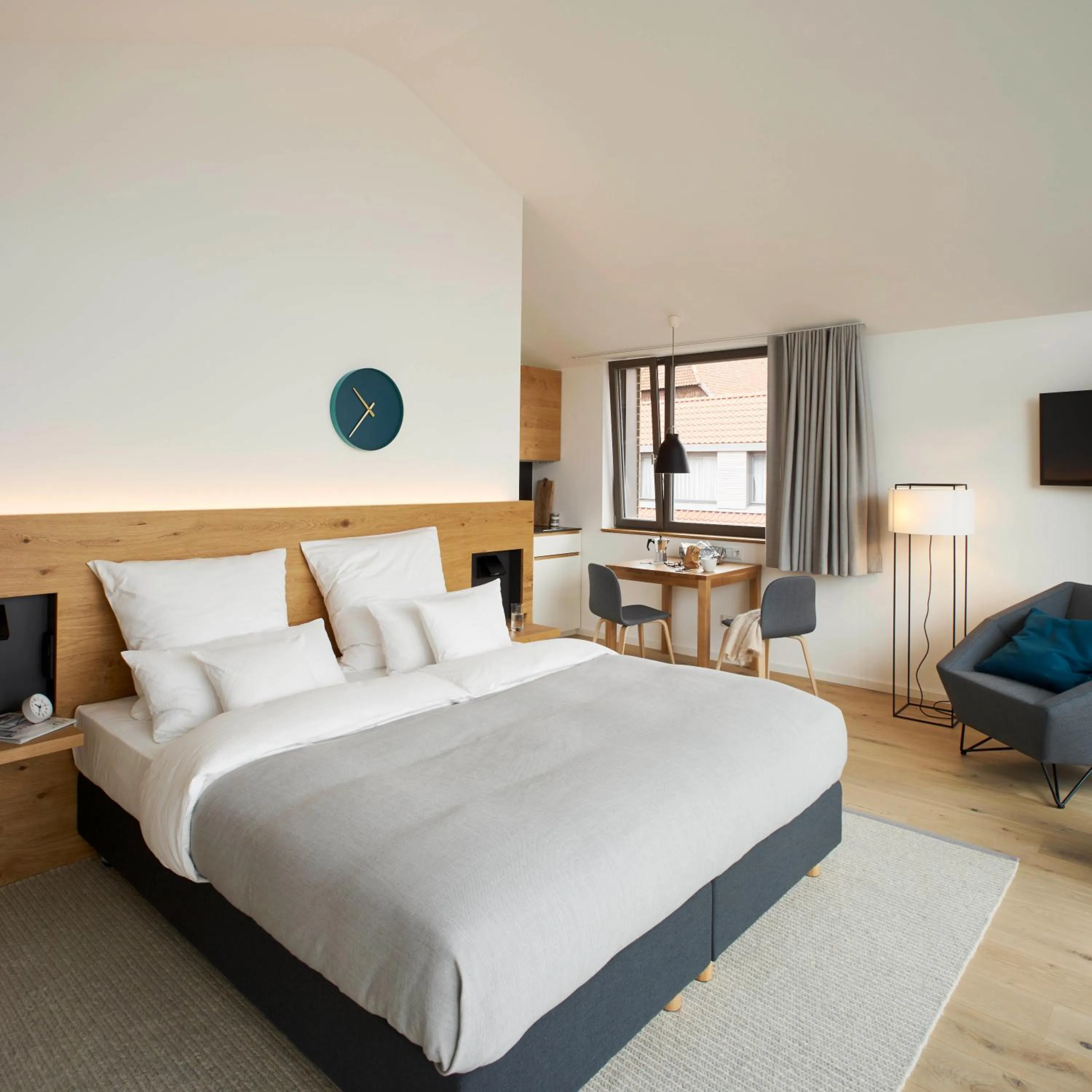 Photo of the whole room, Bed in meinwolfsburg hotel auf dem rittergut vormals Yard Boarding Hotel