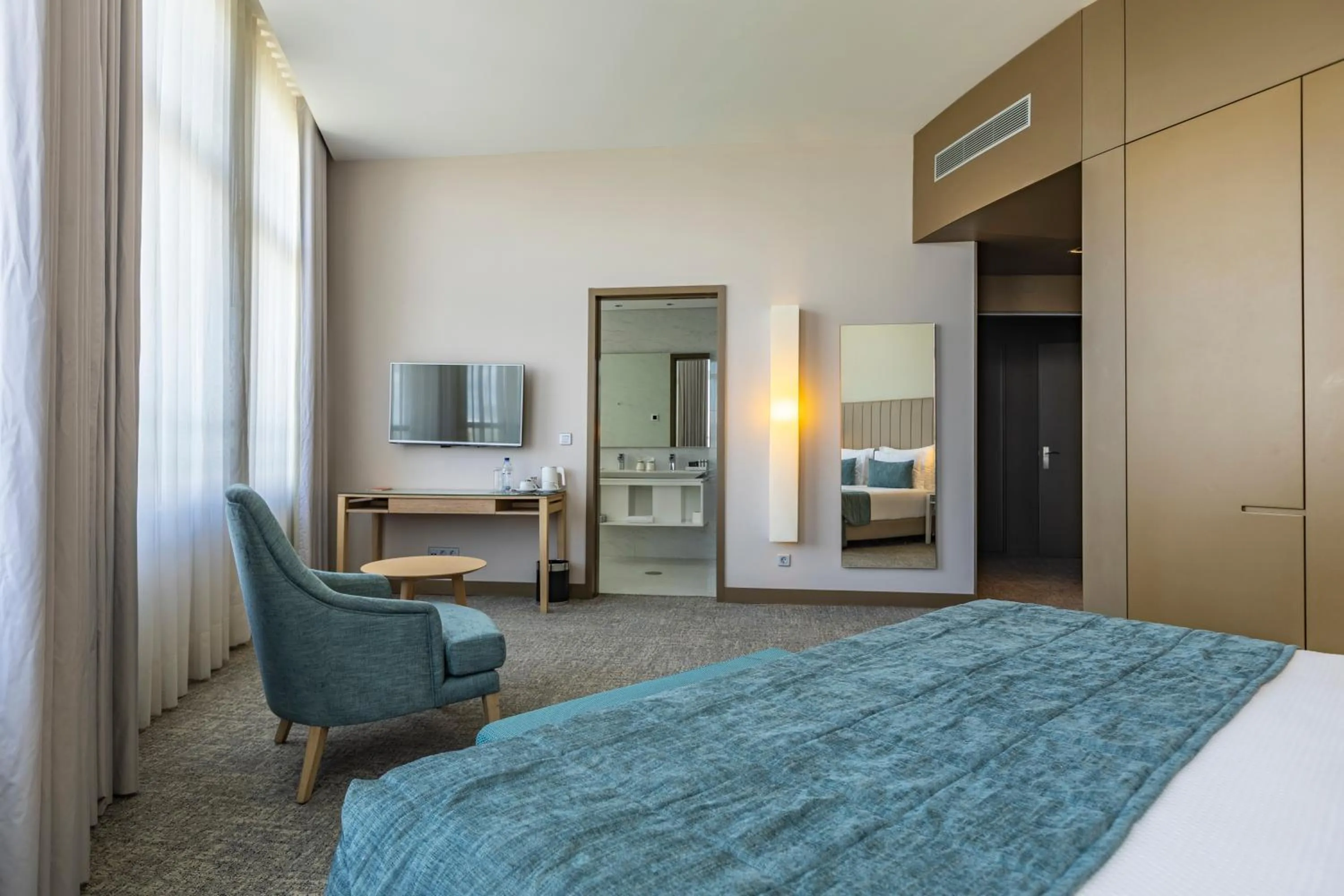 Bed in Montebelo Girassol Maputo Hotel