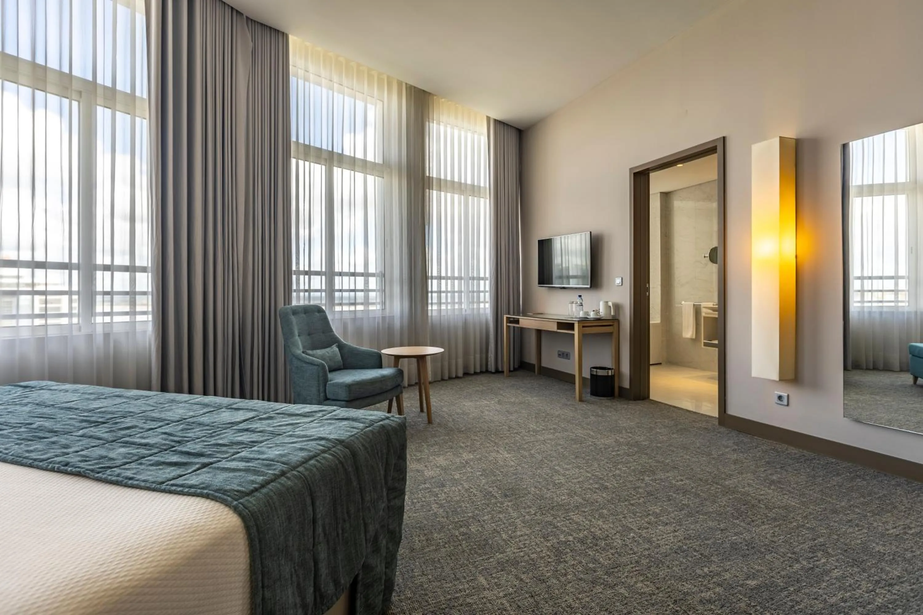 Bed in Montebelo Girassol Maputo Hotel