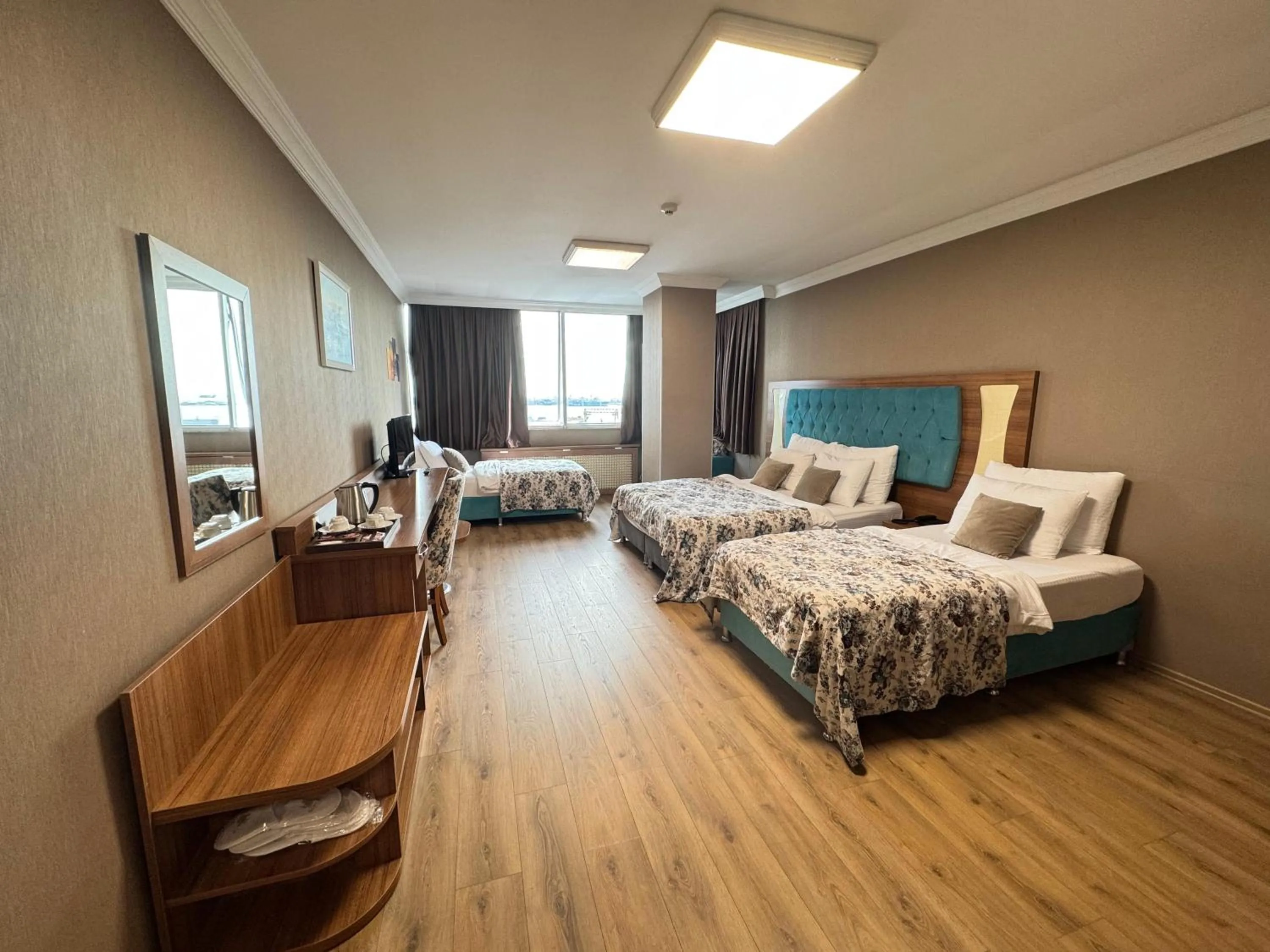 Photo of the whole room, Bed in Golden Lounge Hotel