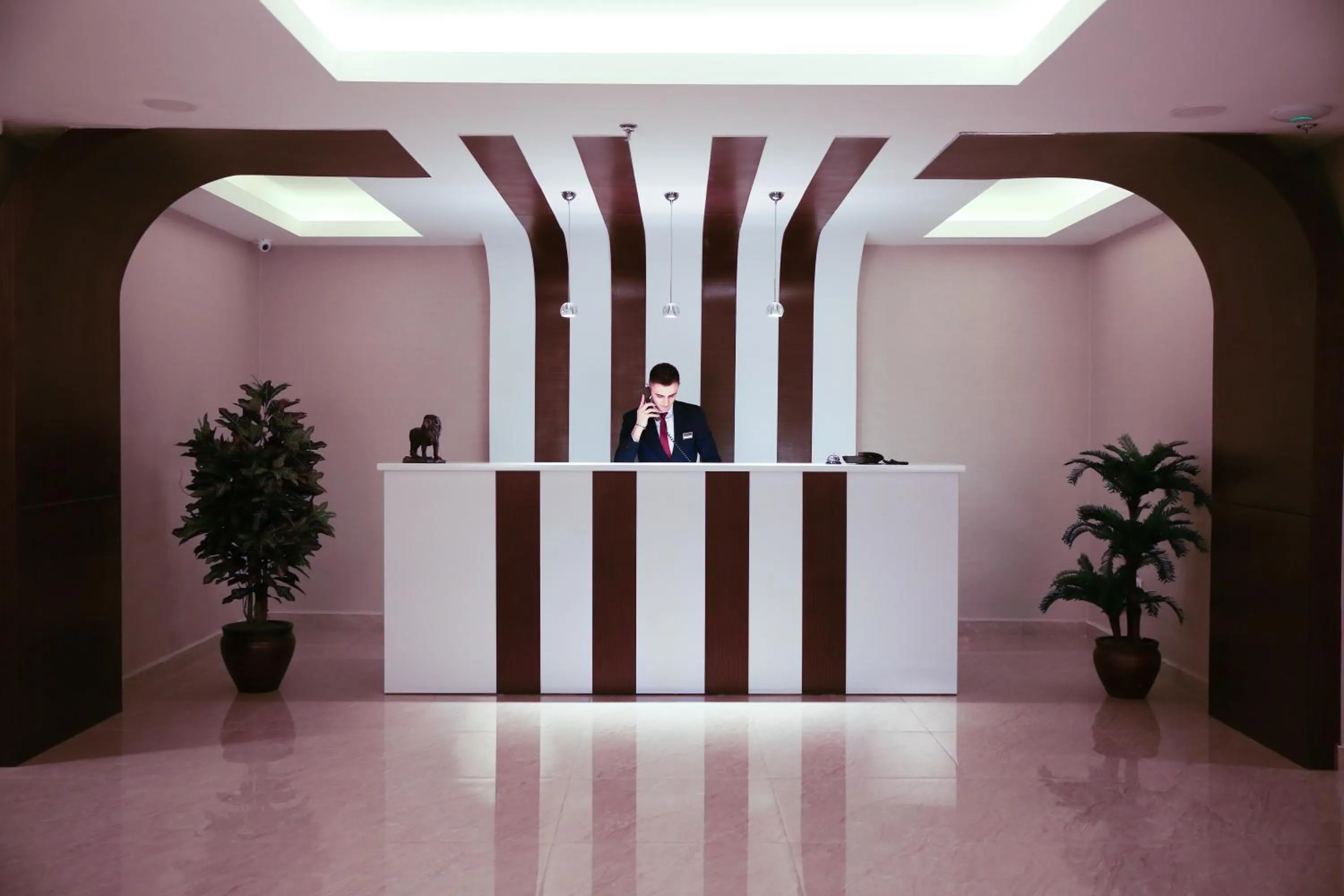 Lobby or reception in Golden Lounge Hotel